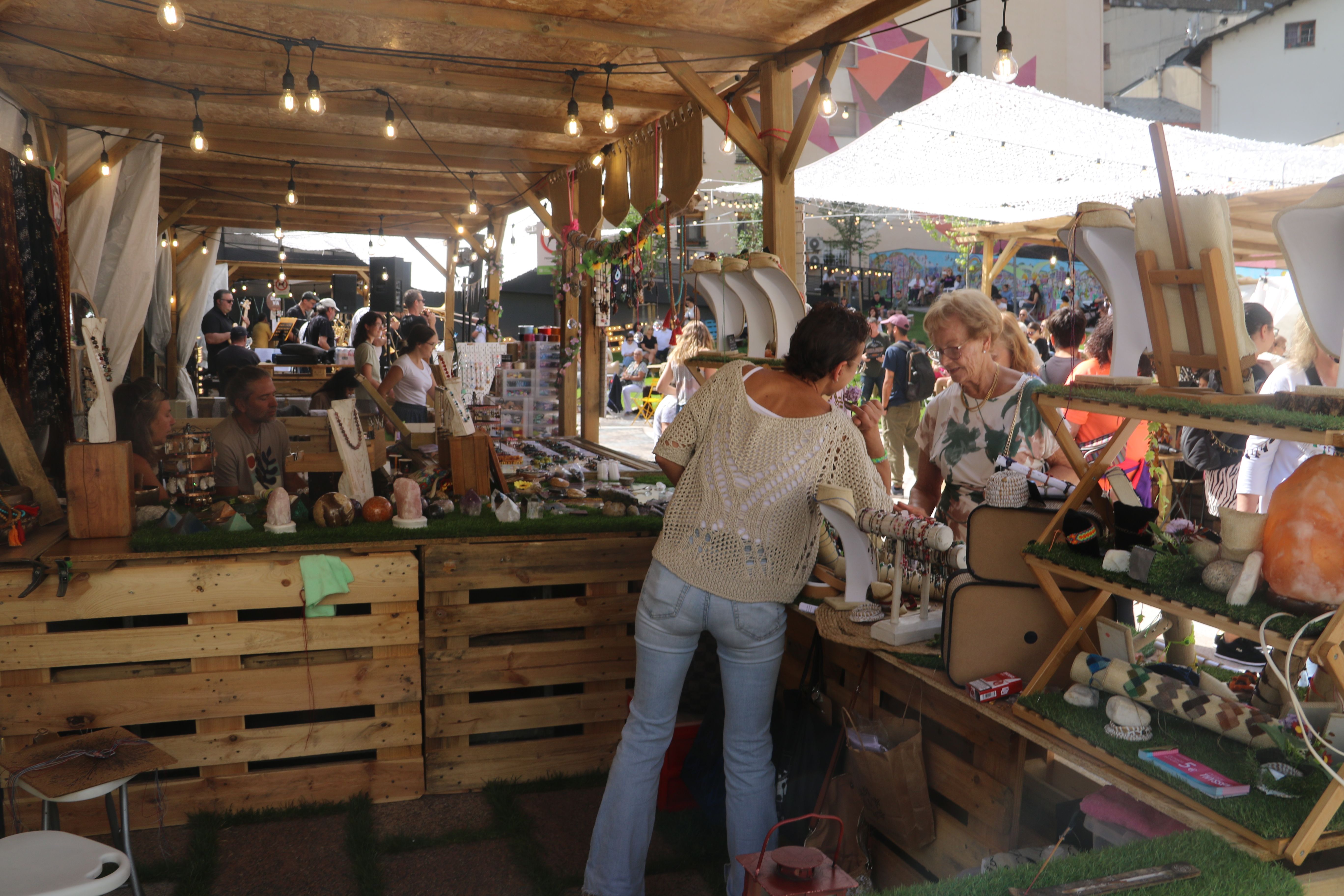 Una imatge del mercat artesanal. Una imatge del mercat artesanal.