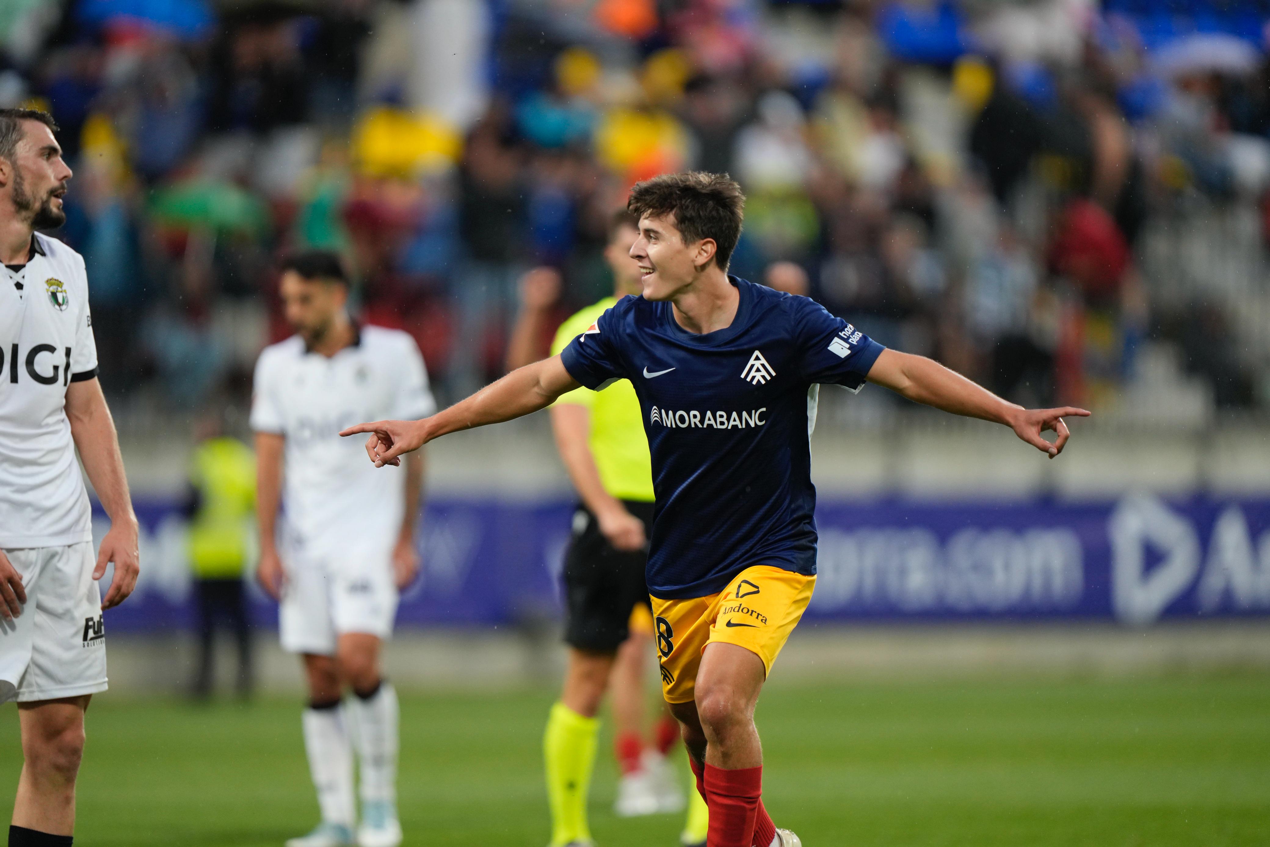 Marc Domènech, celebrant el segon gol contra el Burgos. Marc Domènech, celebrant el segon gol contra el Burgos.