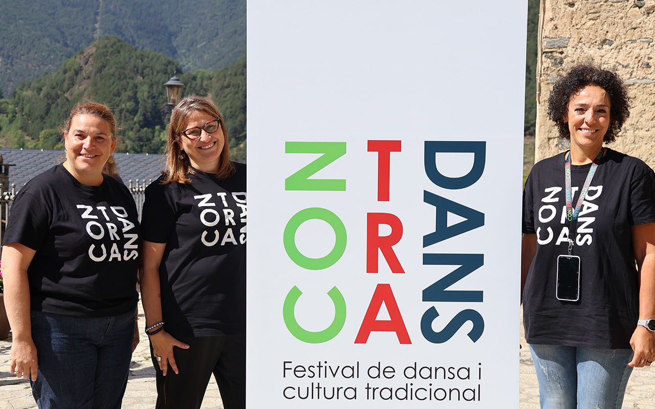 Closa, Tudó i Rabadà durant la presentació del Contradans.