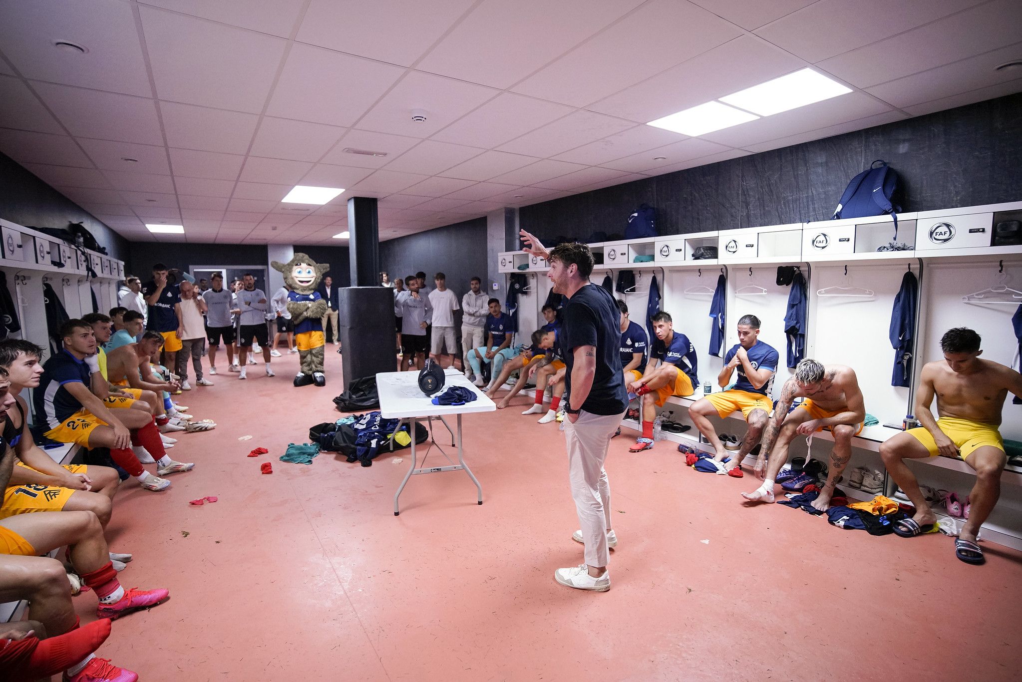 Ibai Gómez, en acabar el duel contra el Burgos al nou vestidor de l'estadi de la FAF.