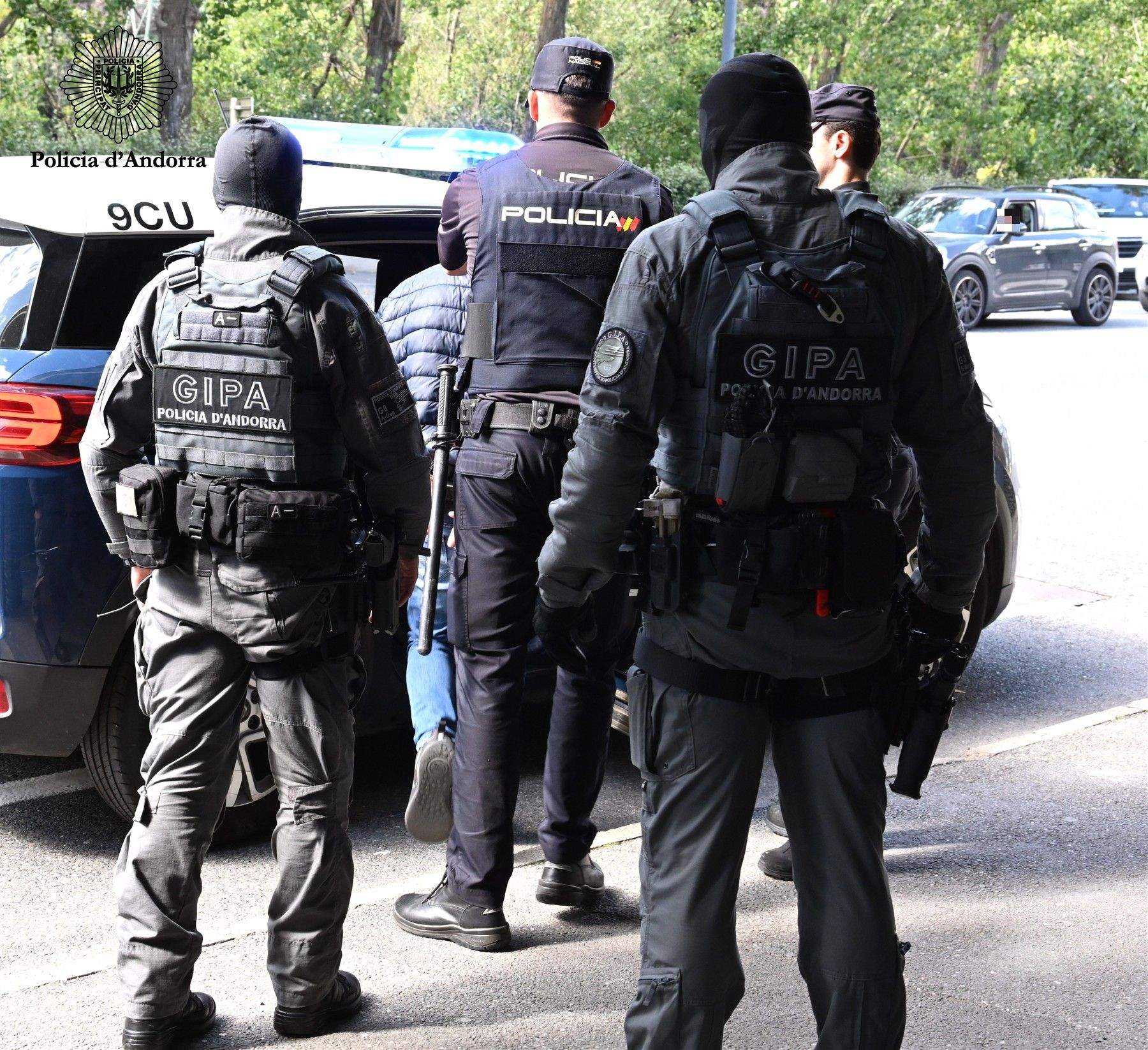 Moment de l'entrega de l'home que buscaven les autoritats xilenes.