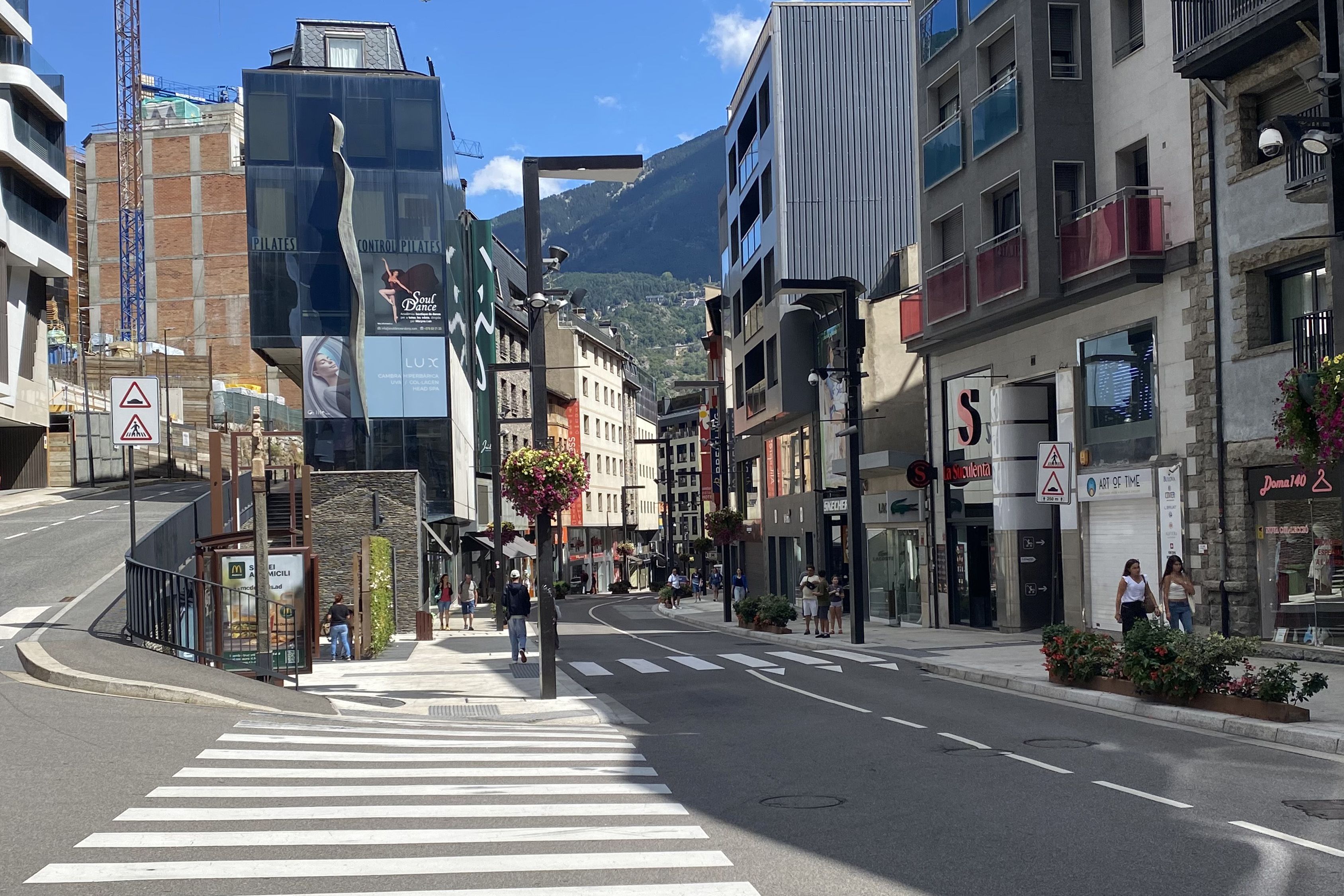 El tall de trànsit acabarà just a l'altura de la Creu Grossa. El tall de trànsit acabarà just a l'altura de la Creu Grossa.