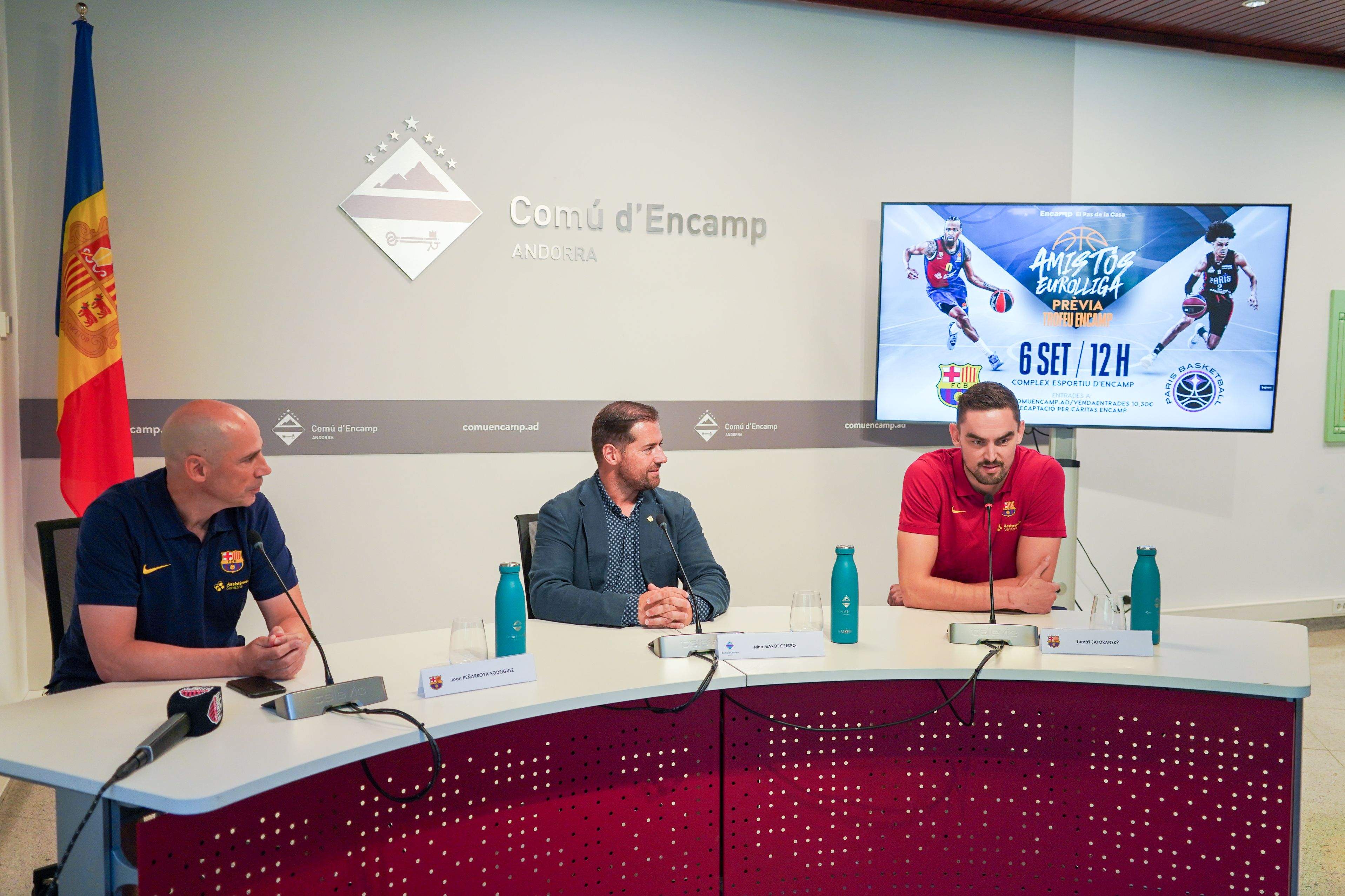 Peñarroya, Marot i Satoransky, en la roda de premsa a la sala del Comú. Peñarroya, Marot i Satoransky, en la roda de premsa a la sala del Comú.