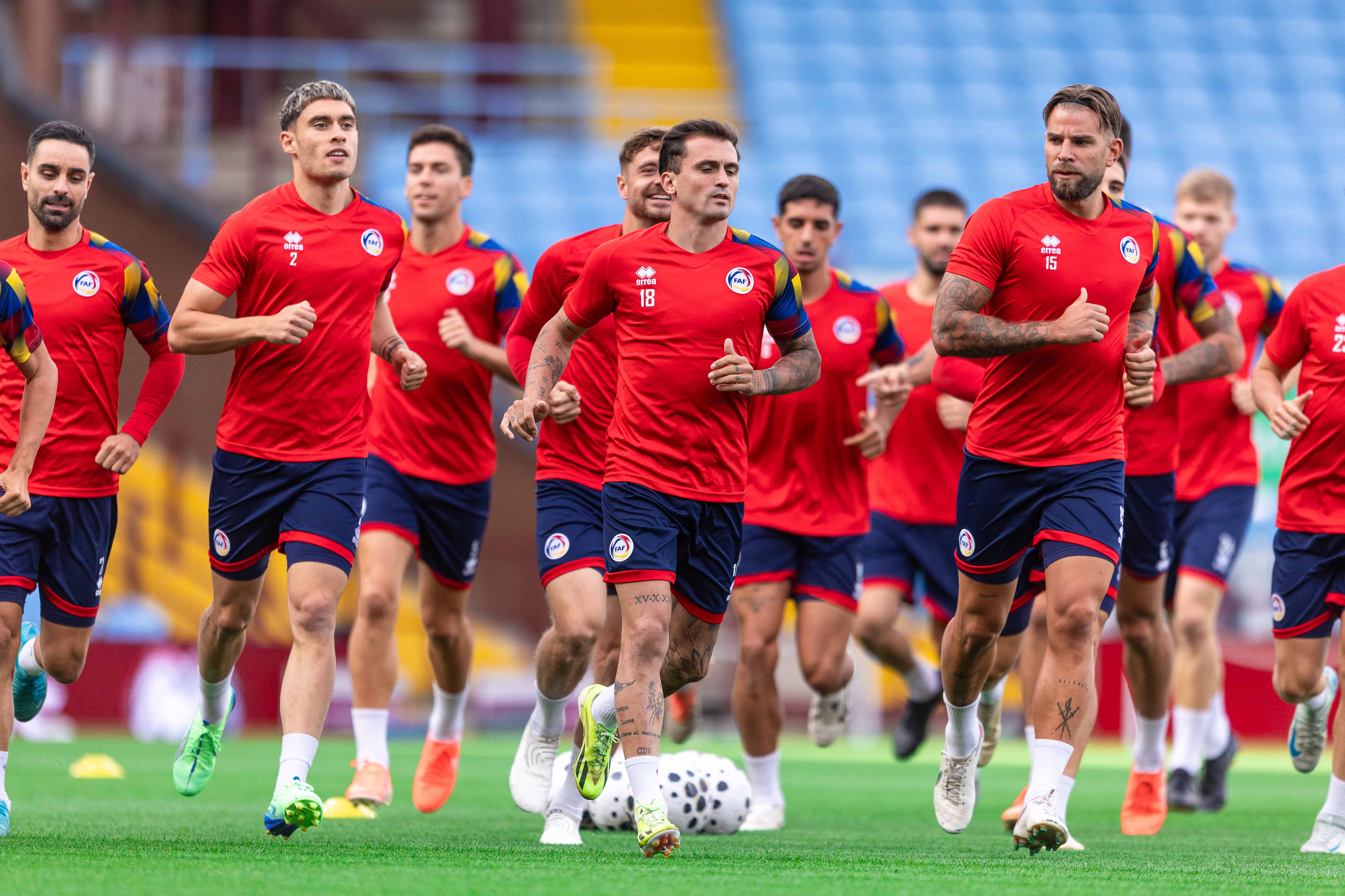 La selecció absoluta, entrenant-se abans d'un duel de la darrera fase de classificació pel Mundial.