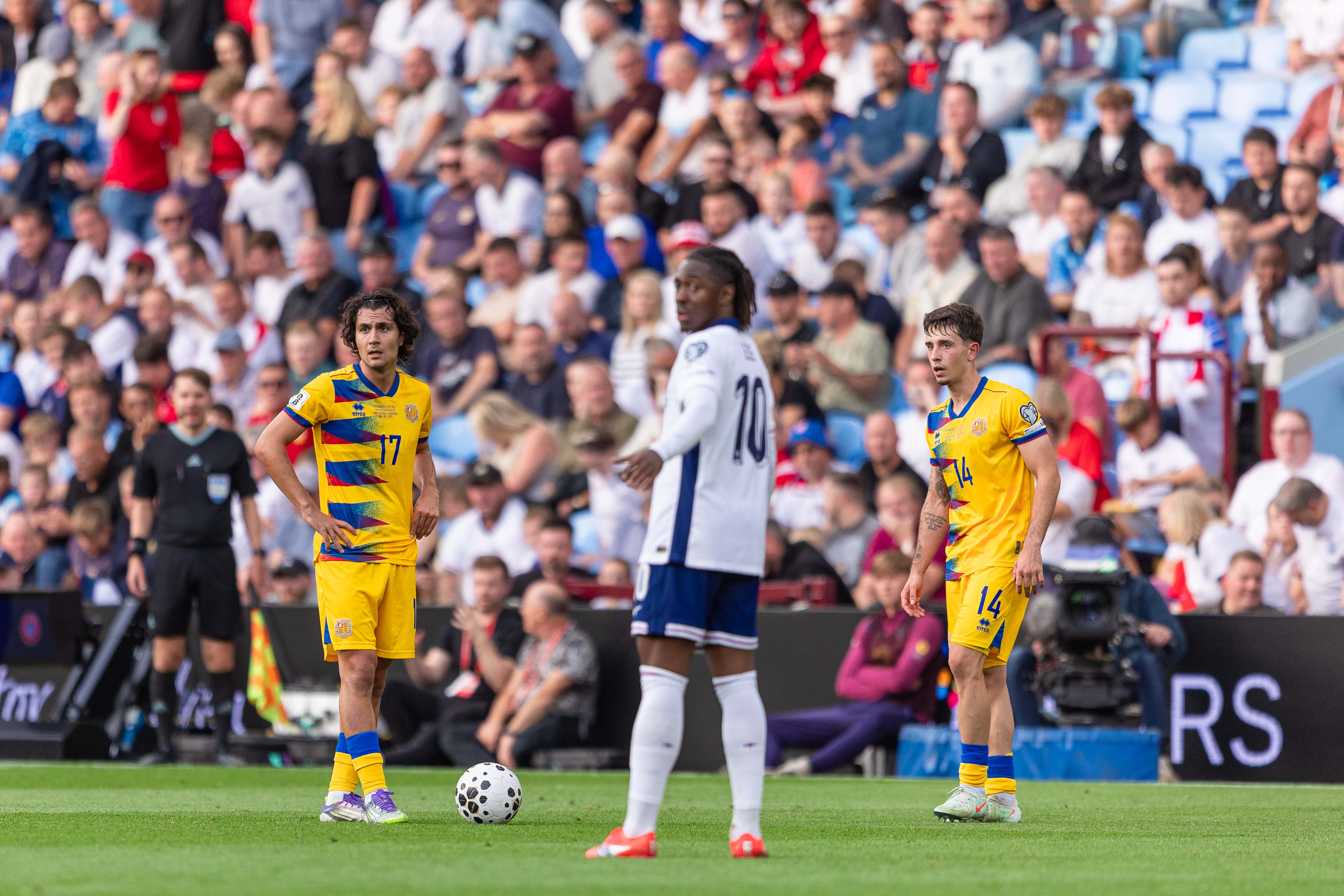 Rodrigo i Cervós, en una falta per a Andorra. Rodrigo i Cervós, en una falta per a Andorra.