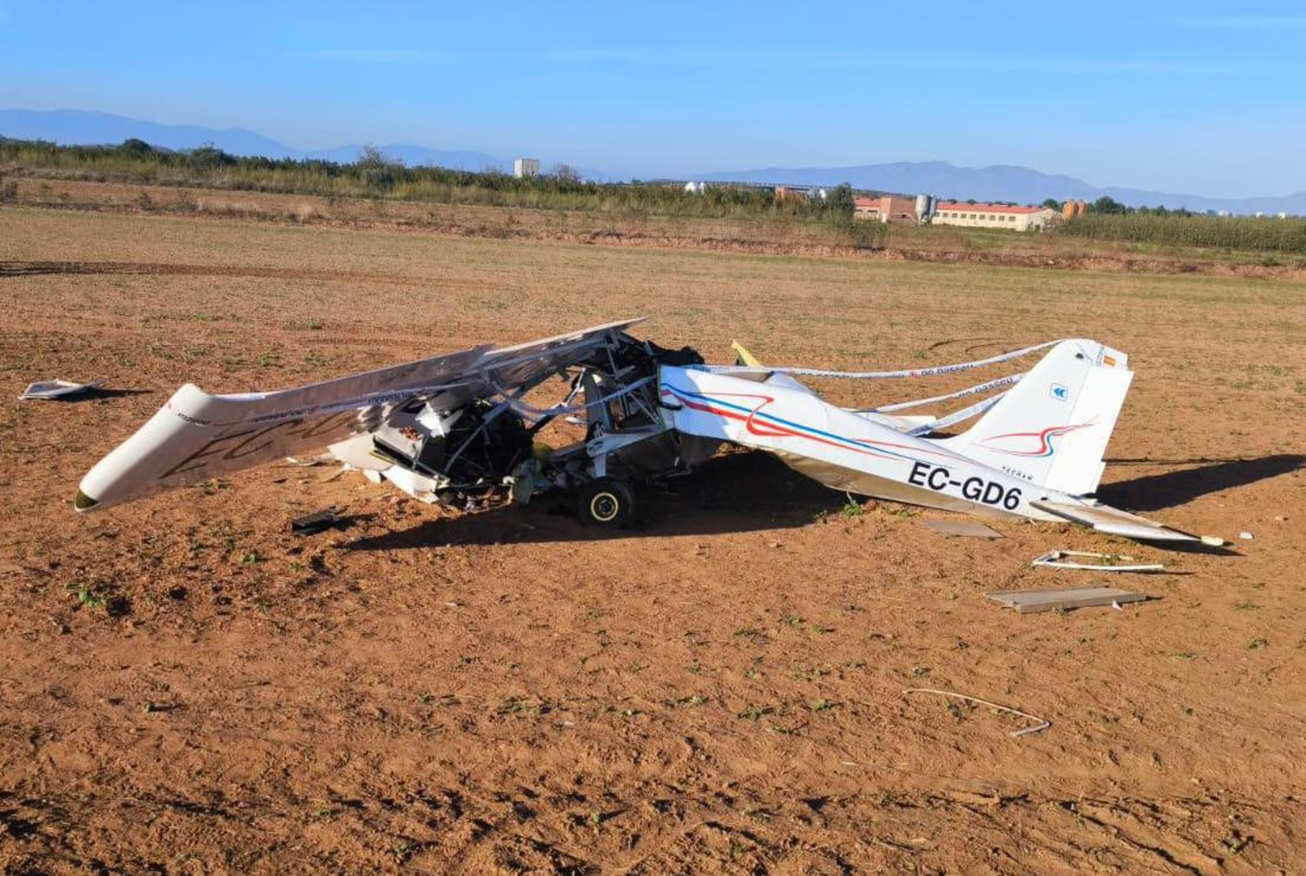 Estat en què va quedar l'ultralleuger després de l'accident.