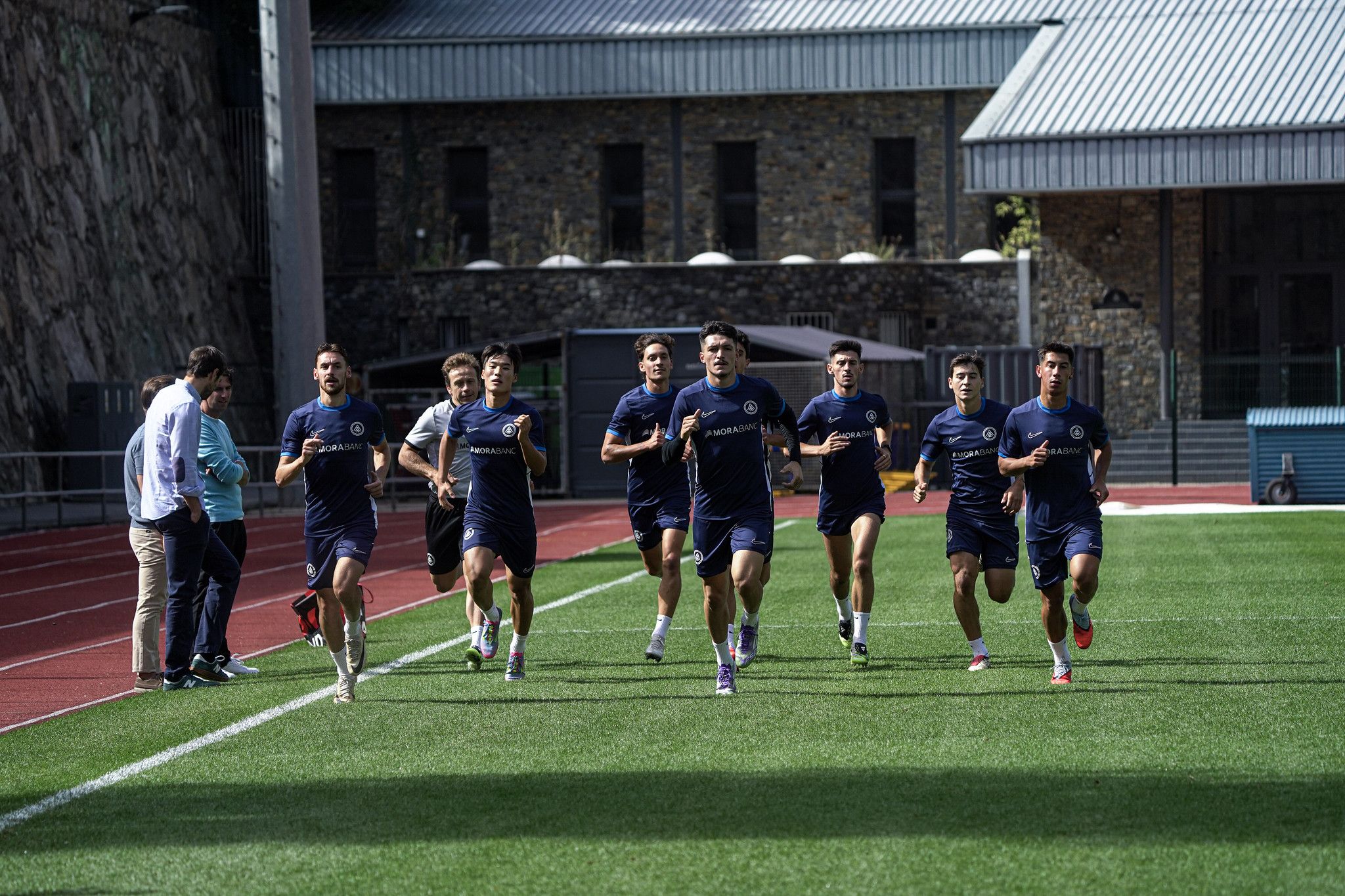 Els jugadors de l'FC Andorra, entrenant-se aquesta setmana al Comunal abans de viatjar a Eibar.