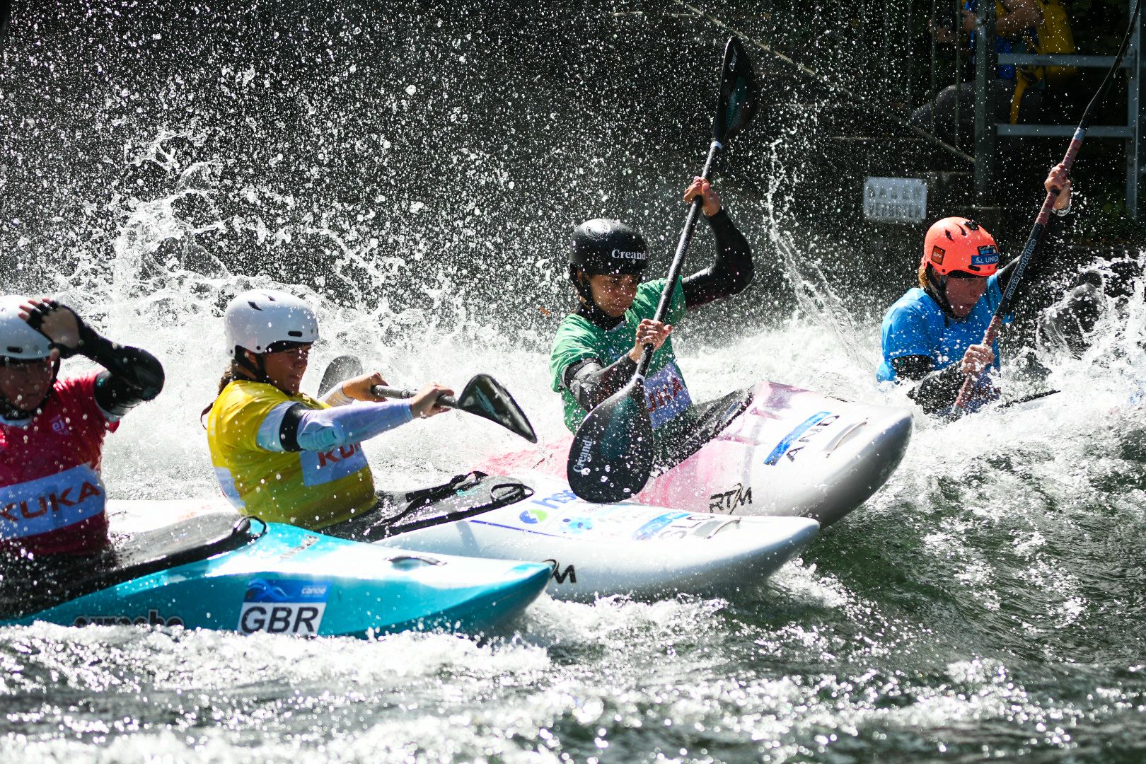 Mònica Doria, de verd, lluitant als quarts de final d'Augsburg. 