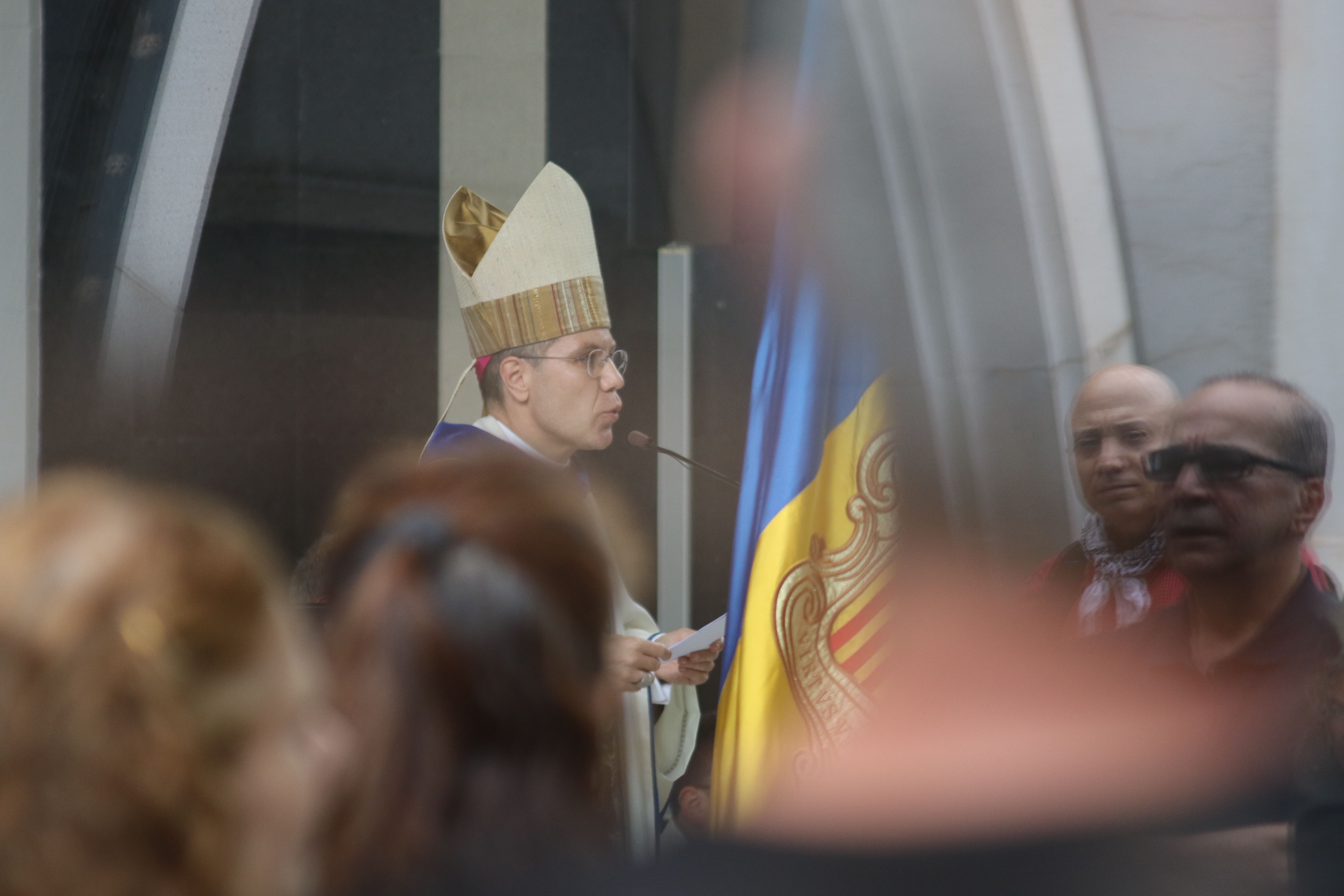 El bisbe Serrano durant l'homilia.