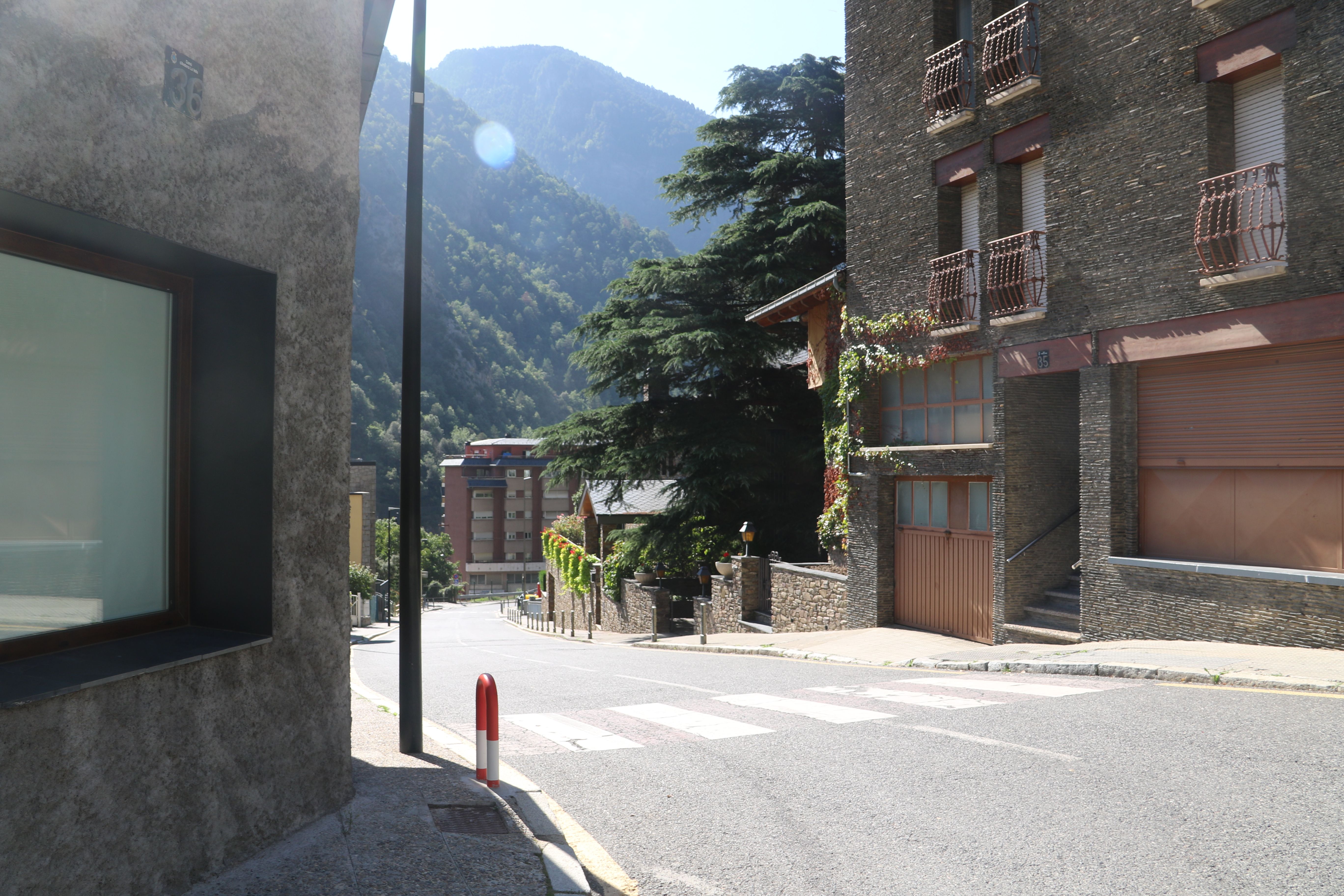 Zona on hi ha el xalet d'on haurien desaparegut diners.