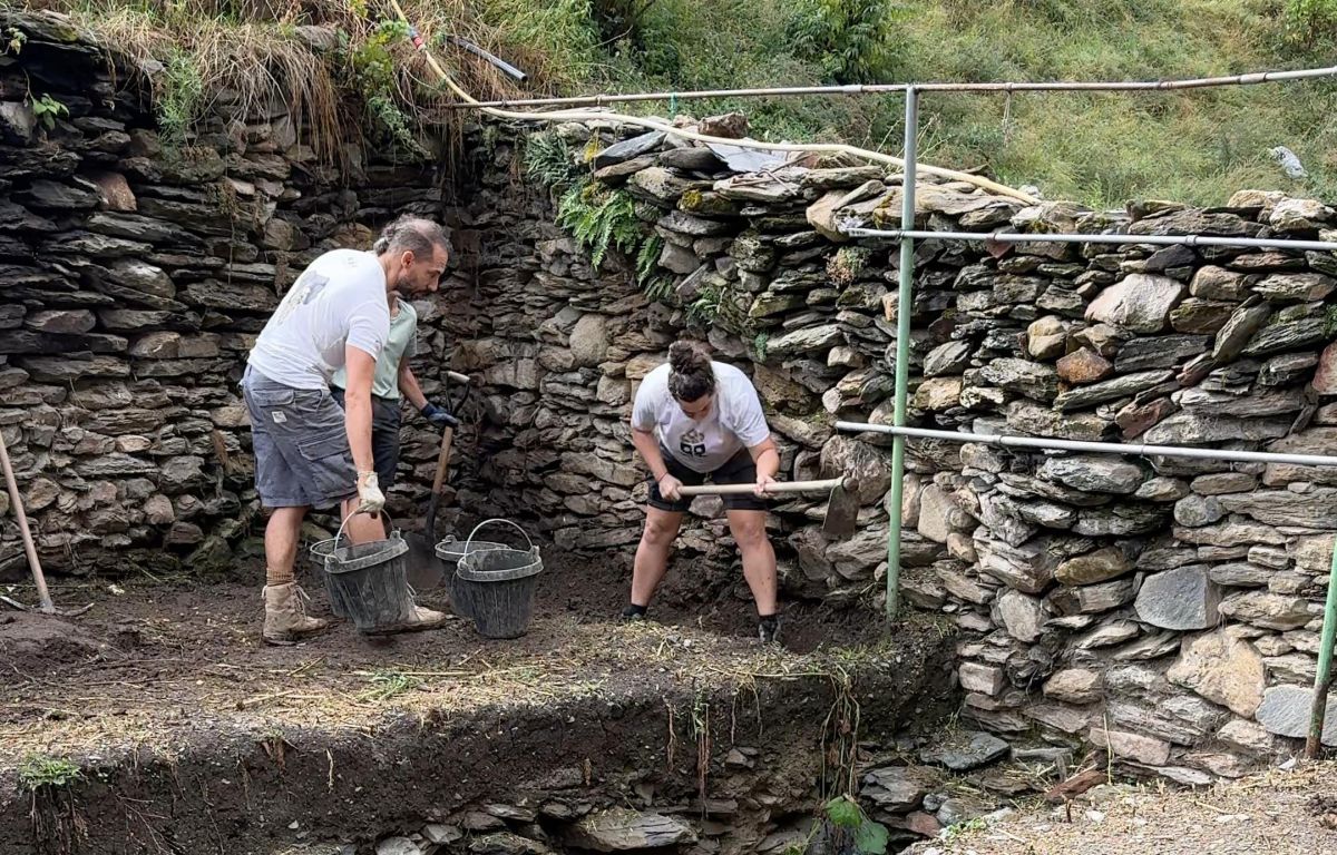 WhatsApp Image 2025 09 10 at 21.43.25 (1) WhatsApp Image 2025 09 10 at 21.43.25 (1)