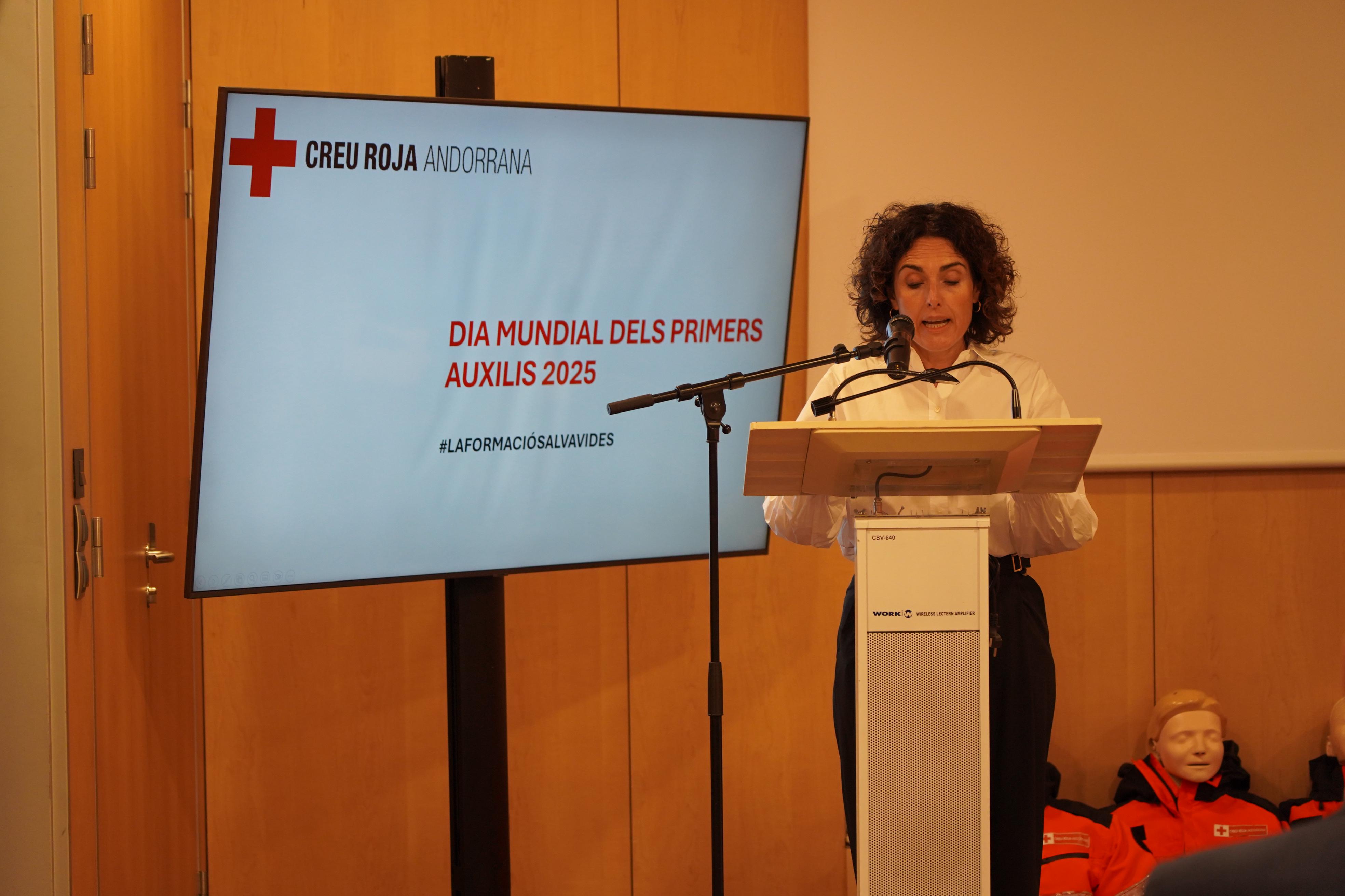 La presidenta de la Creu Roja, Vicky Marrugat, durant el seu discurs.