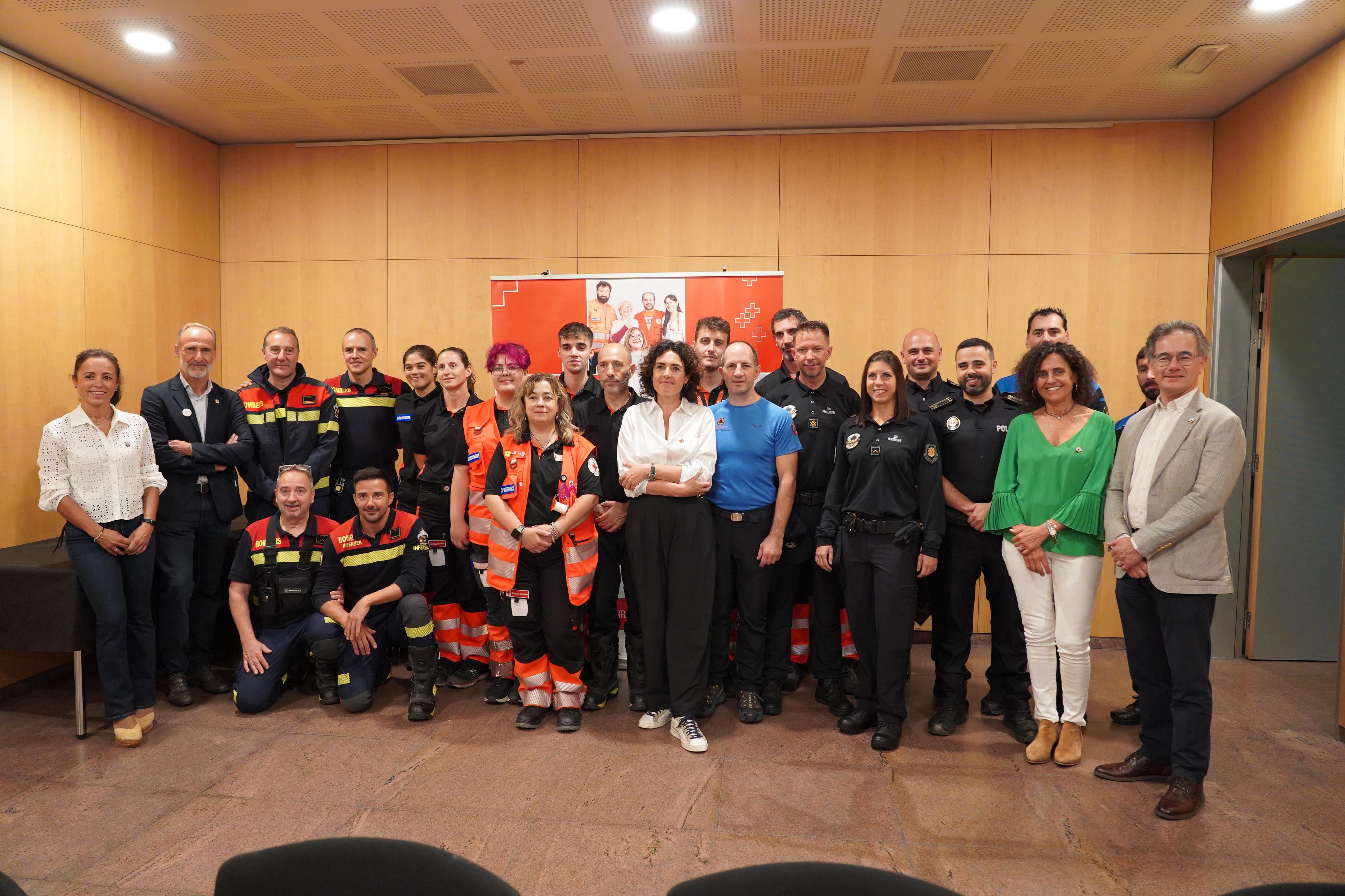 Fotografia conjunta del grup que ha participat en el Dia Mundial dels primers auxilis.