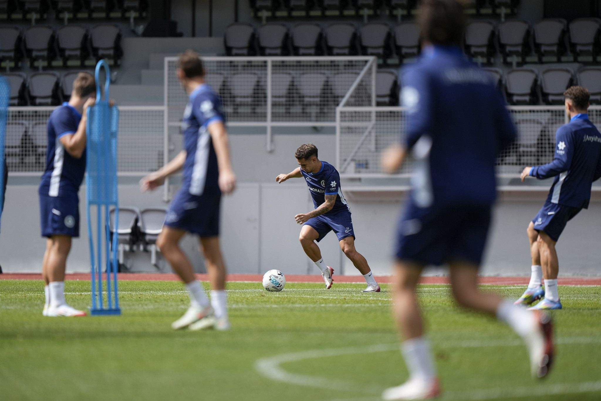 Carrique podria tornar a l'onze al lateral dret en el lloc de Petxa.