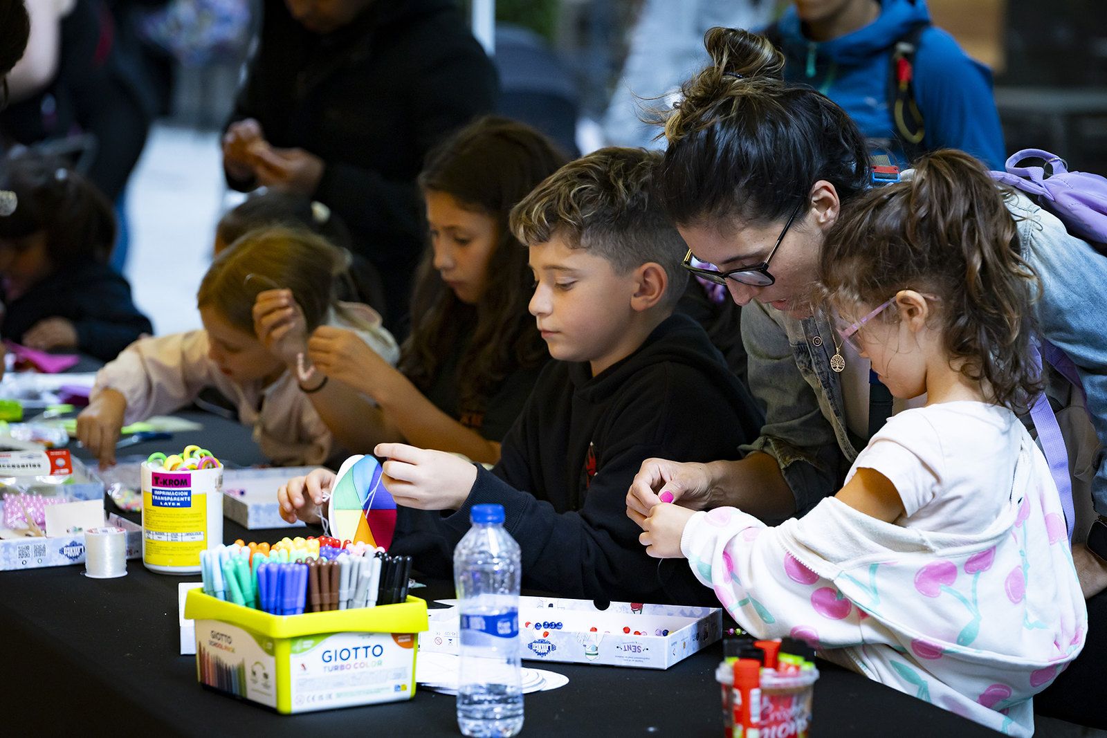 Tallers de dibuixos i manualitats. Tallers de dibuixos i manualitats.
