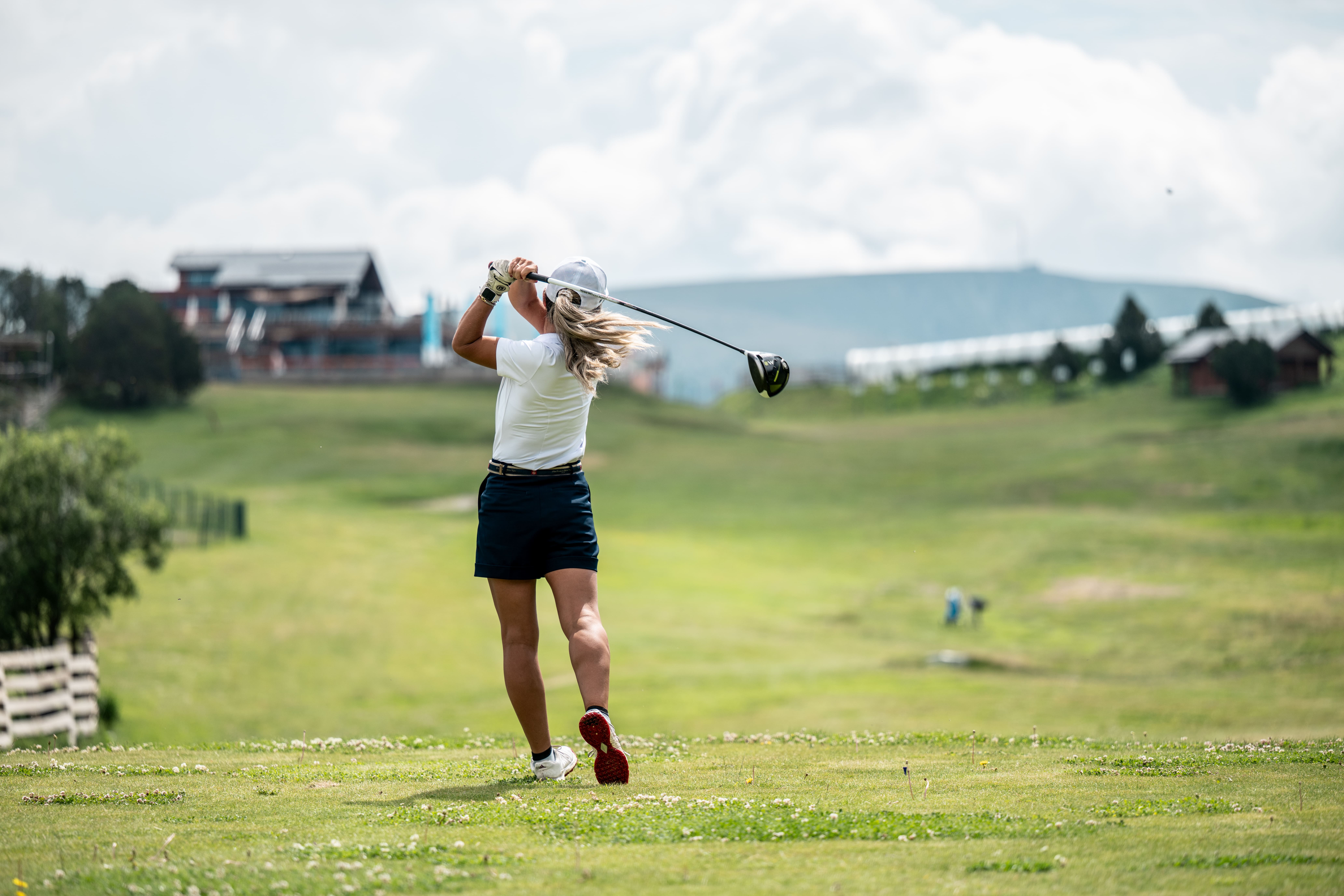 Una usuaria al Golf de Soldeu. Una usuaria al Golf de Soldeu.