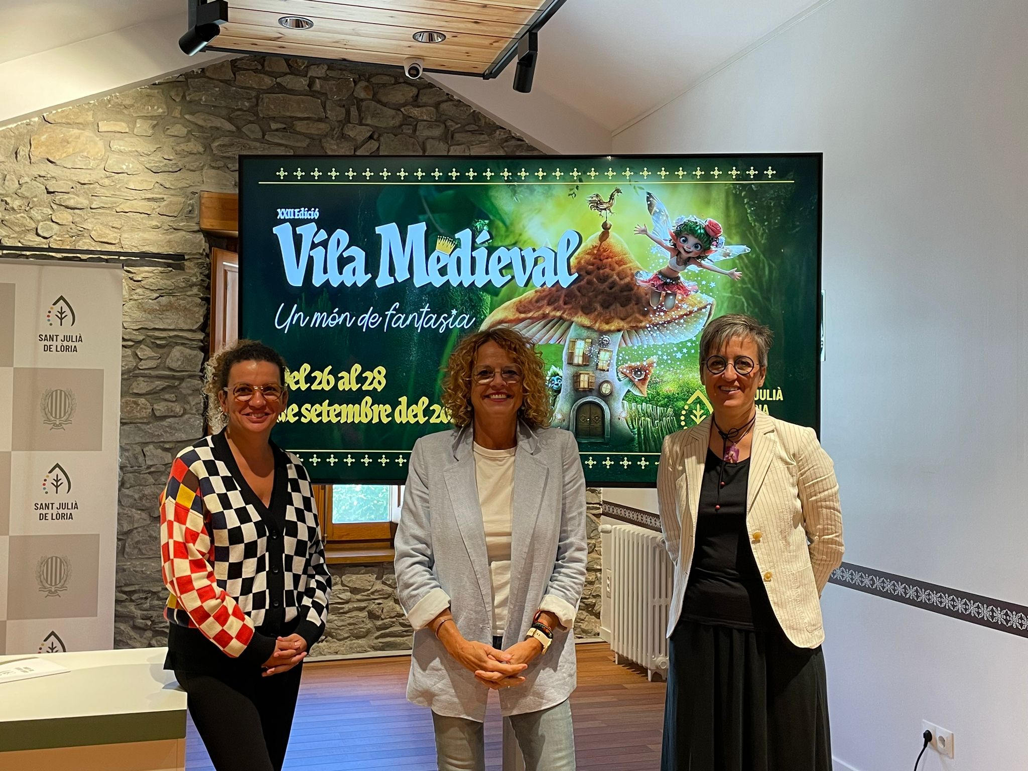 Foto de família de la presentació de la 23a edició de la Vila Medieval.