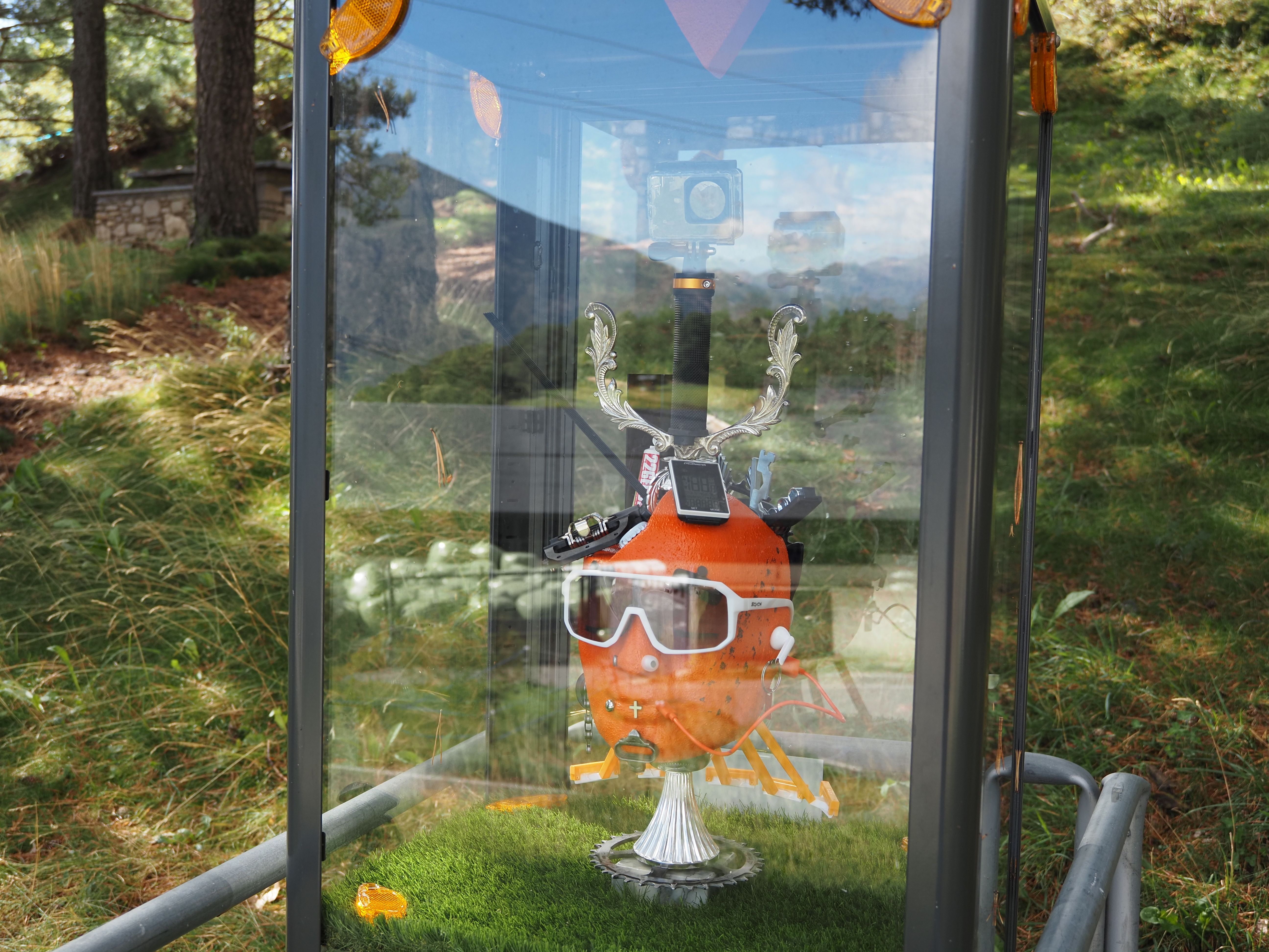 Mr. Strabike d'Oscar White.