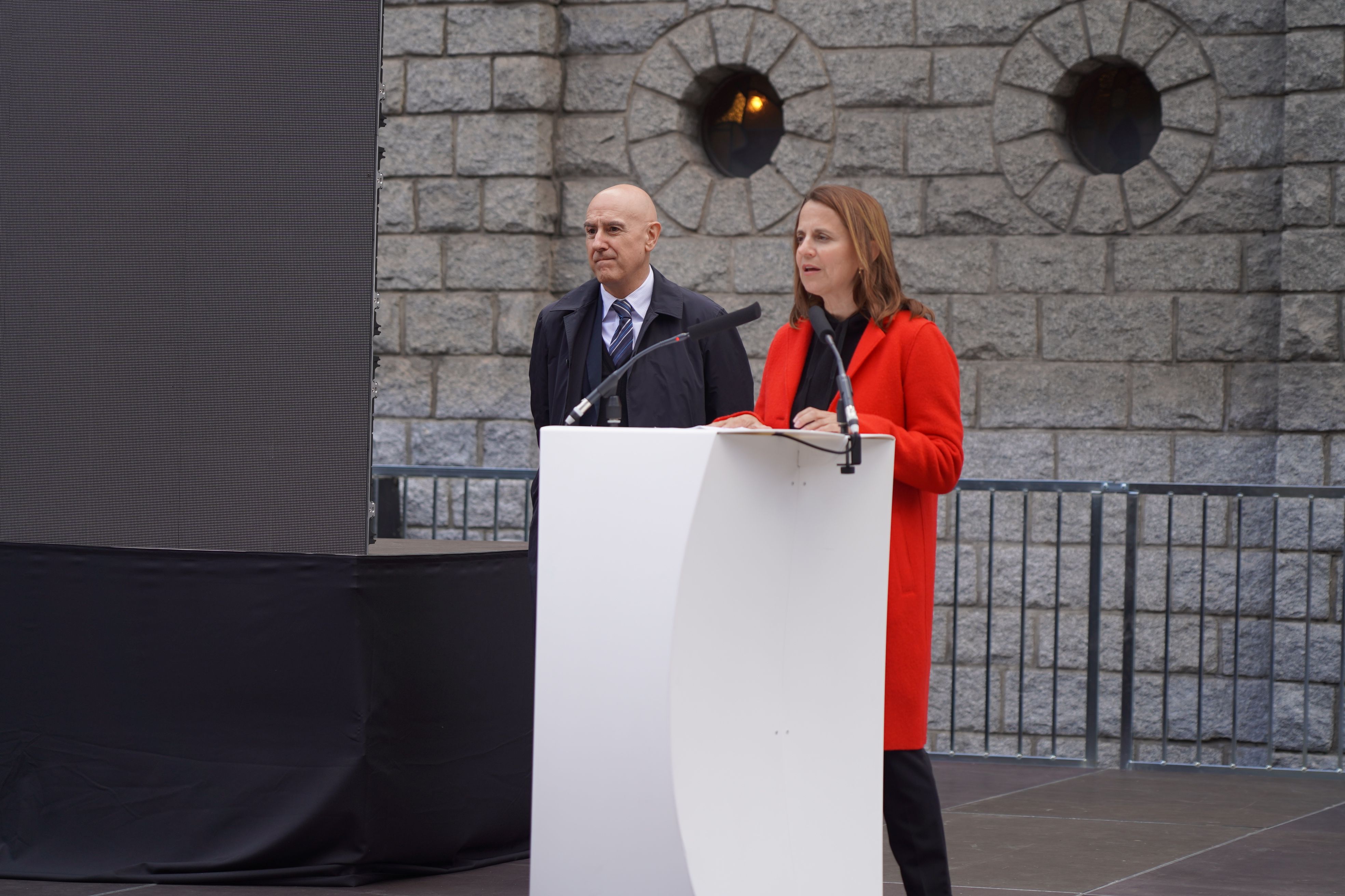 Rosa Gili i Quim Dolsa durant l'acte d'inauguració del projecte Caldes.