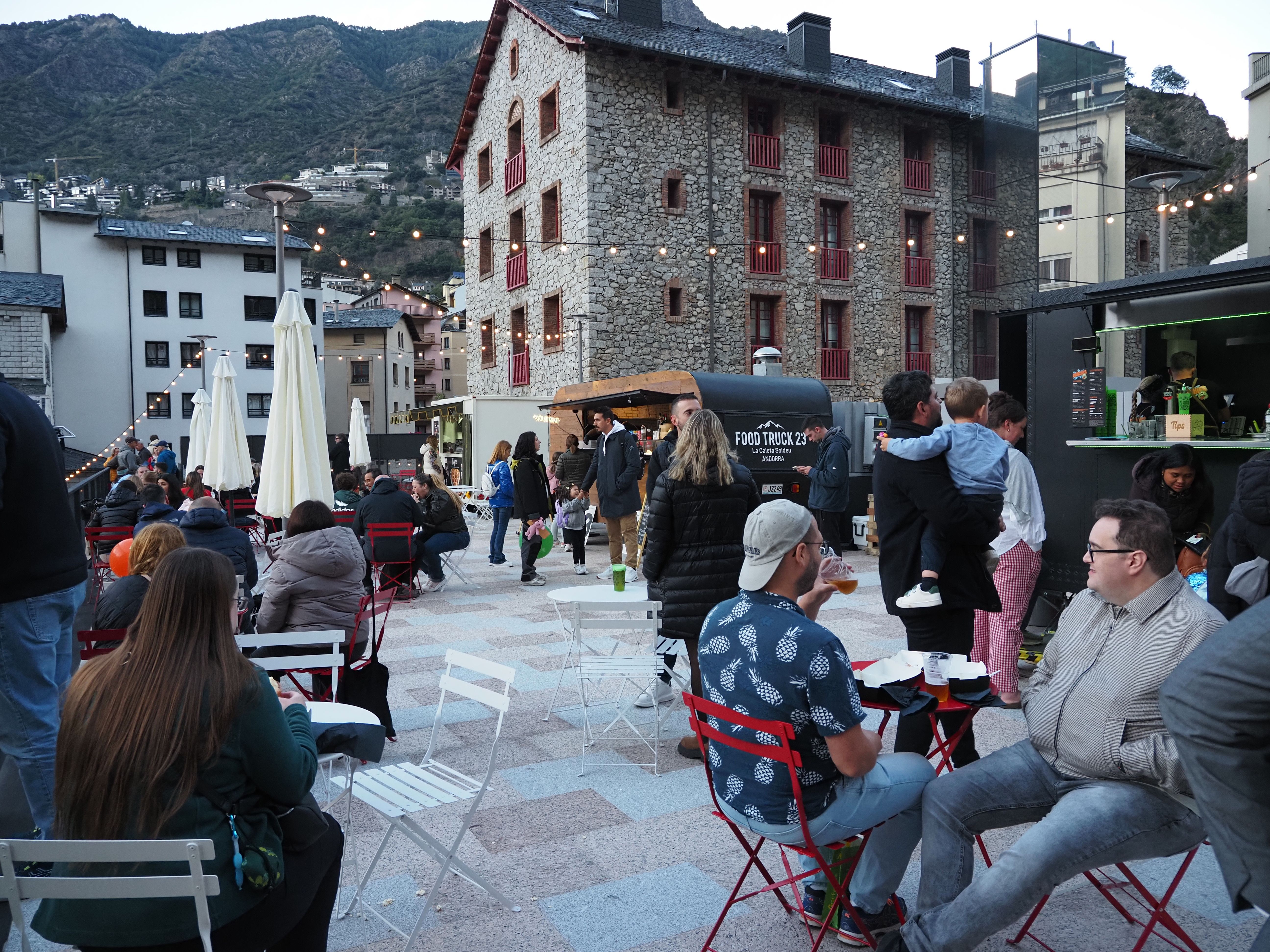 La zona de food-trucks del Caldes Festival. La zona de food-trucks del Caldes Festival.