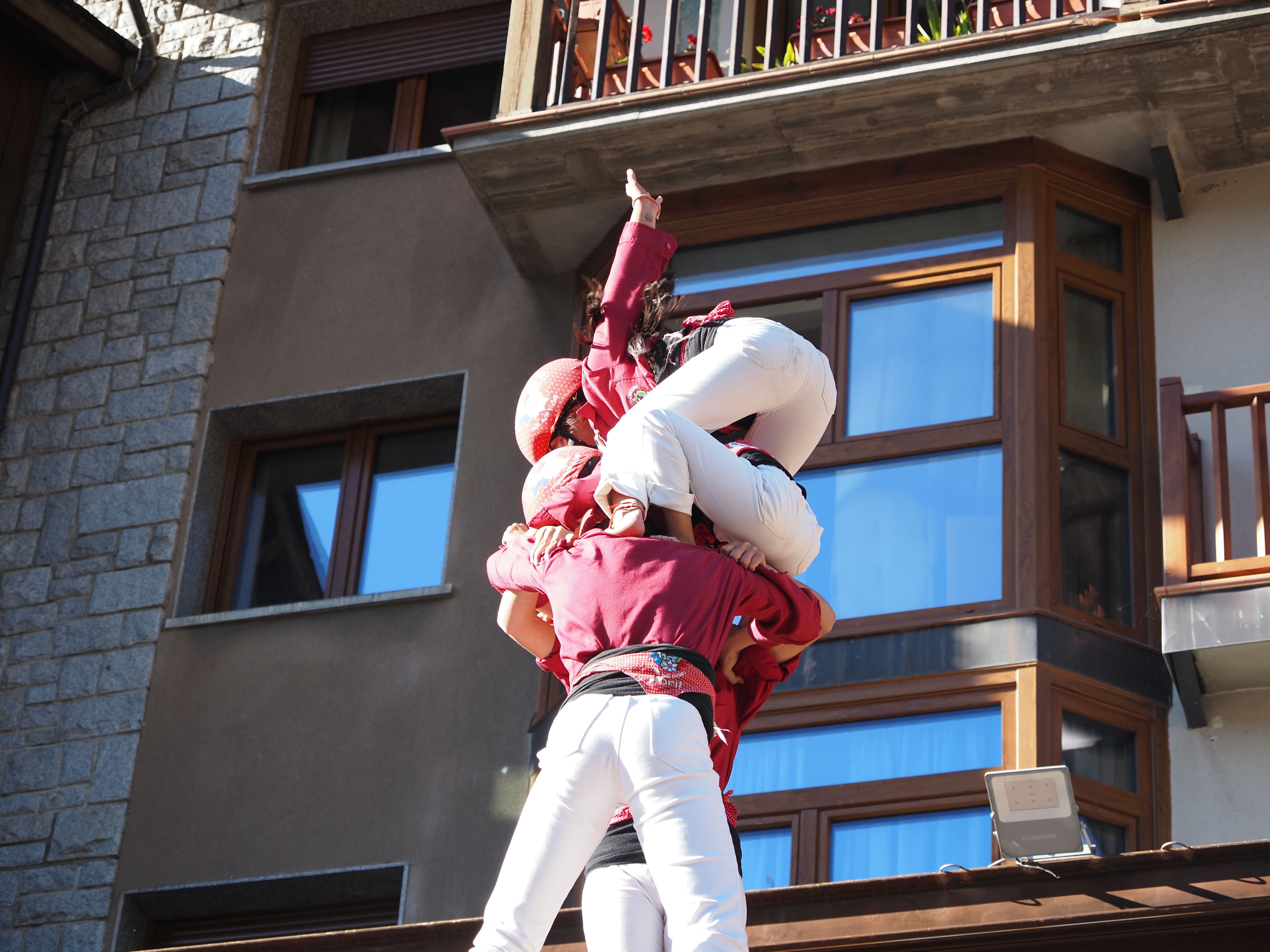 Un instant de l'actuació dels Castellers d'Andorra. Un instant de l'actuació dels Castellers d'Andorra.