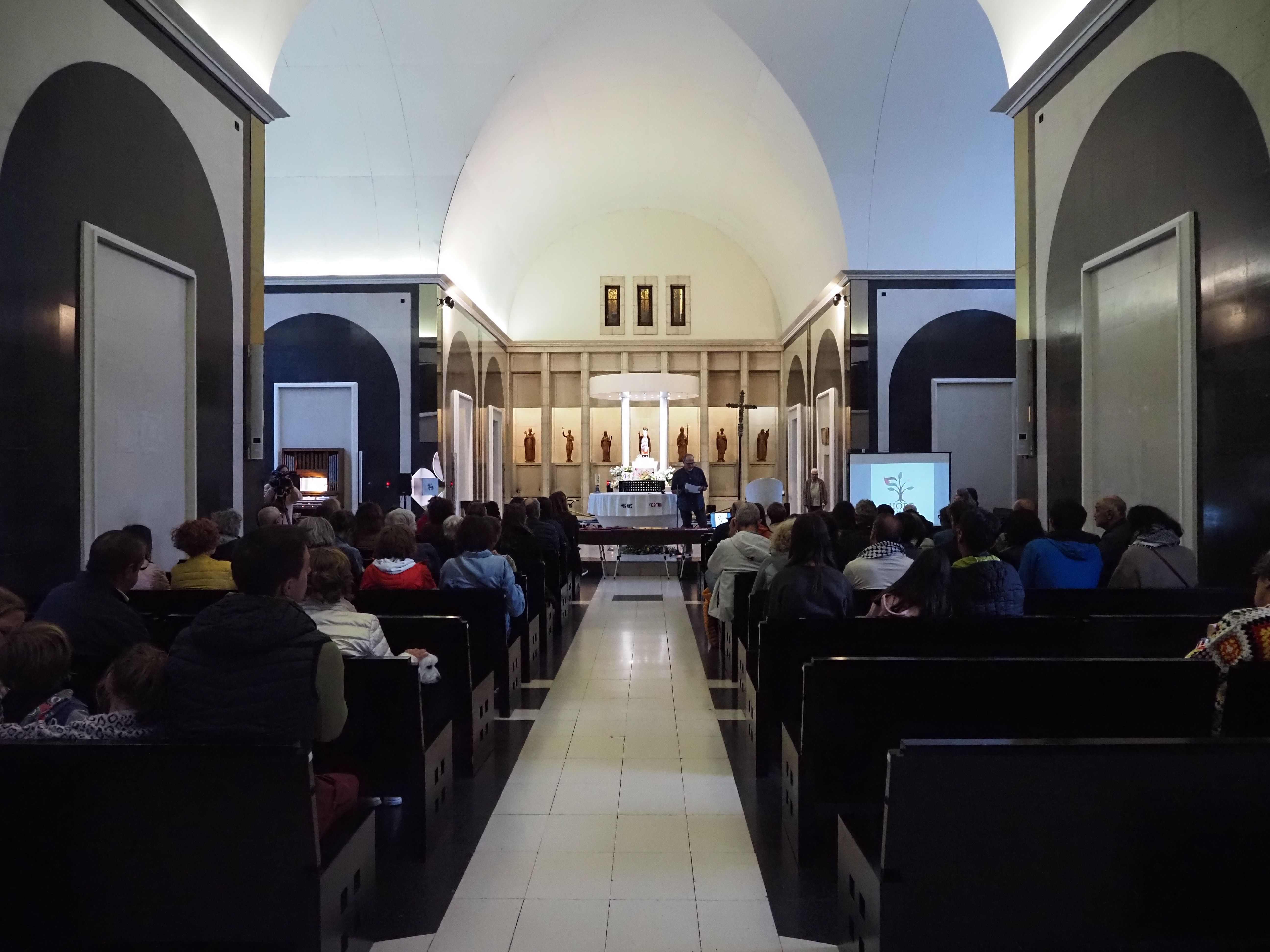 Assistents a l'acte de Hope Palestina al santuari de Meritxell. Assistents a l'acte de Hope Palestina al santuari de Meritxell.