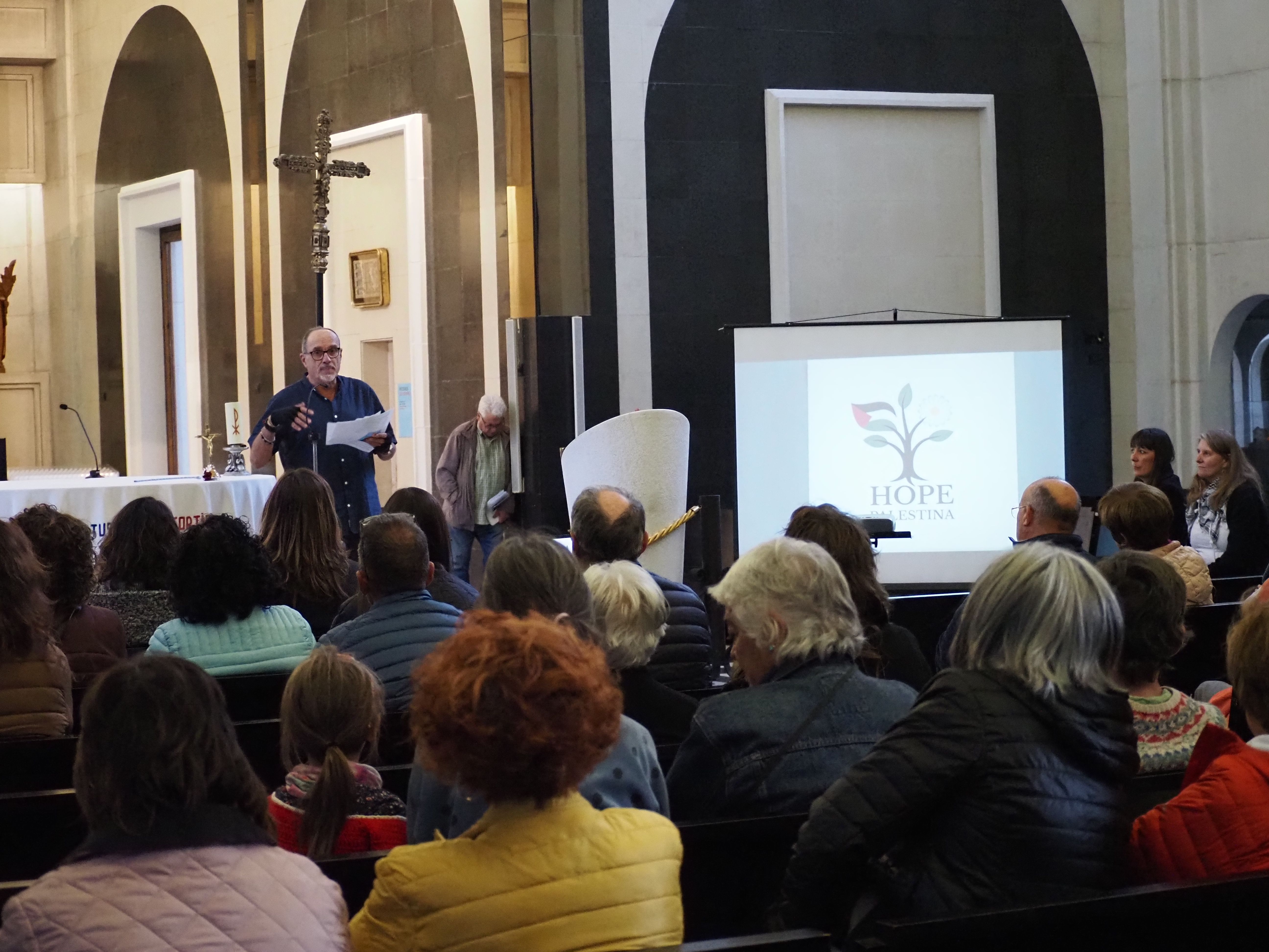 Assistents a l'acte de Hope Palestina al santuari de Meritxell. Assistents a l'acte de Hope Palestina al santuari de Meritxell.