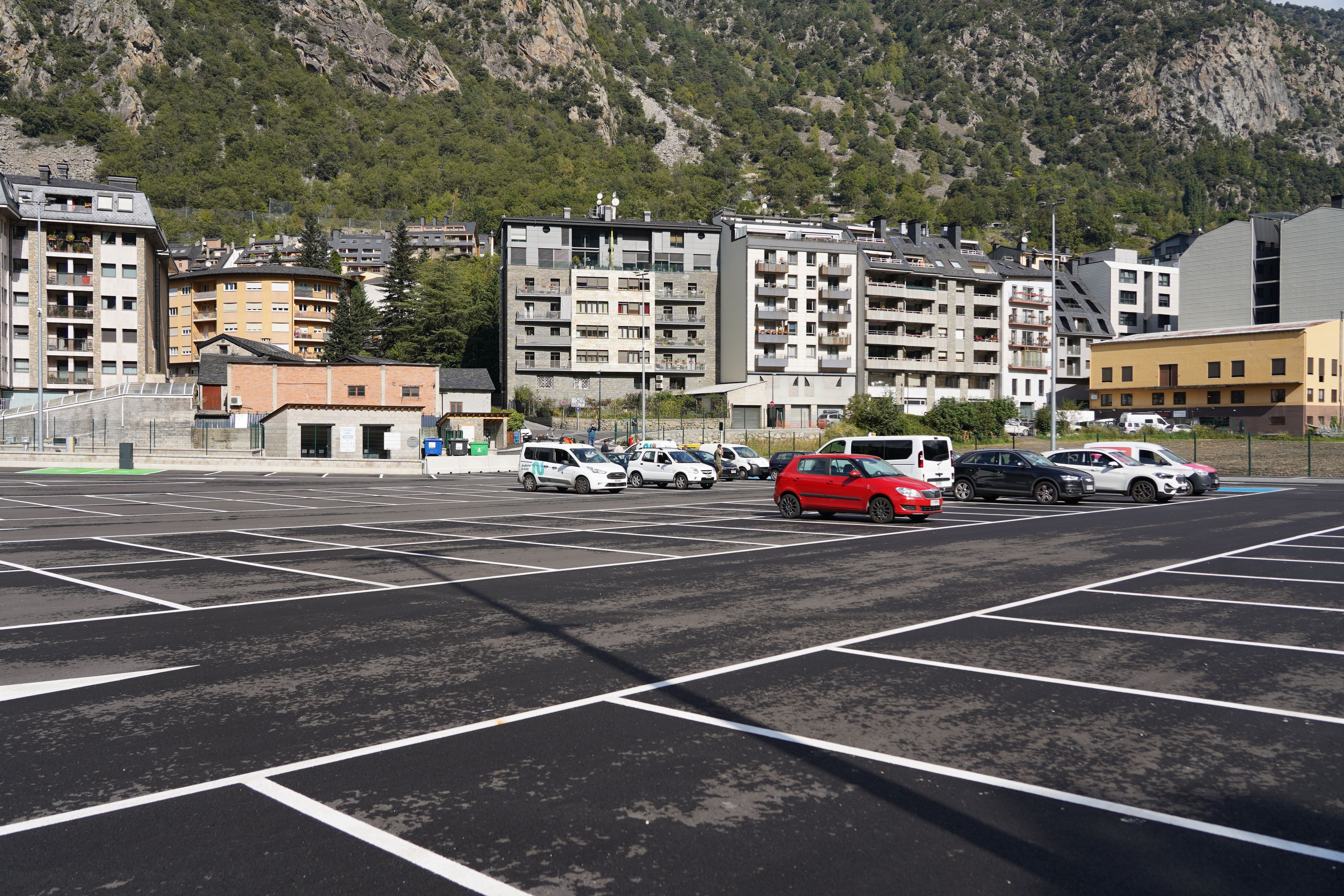 L'aparcament de Canrodes. L'aparcament de Canrodes.