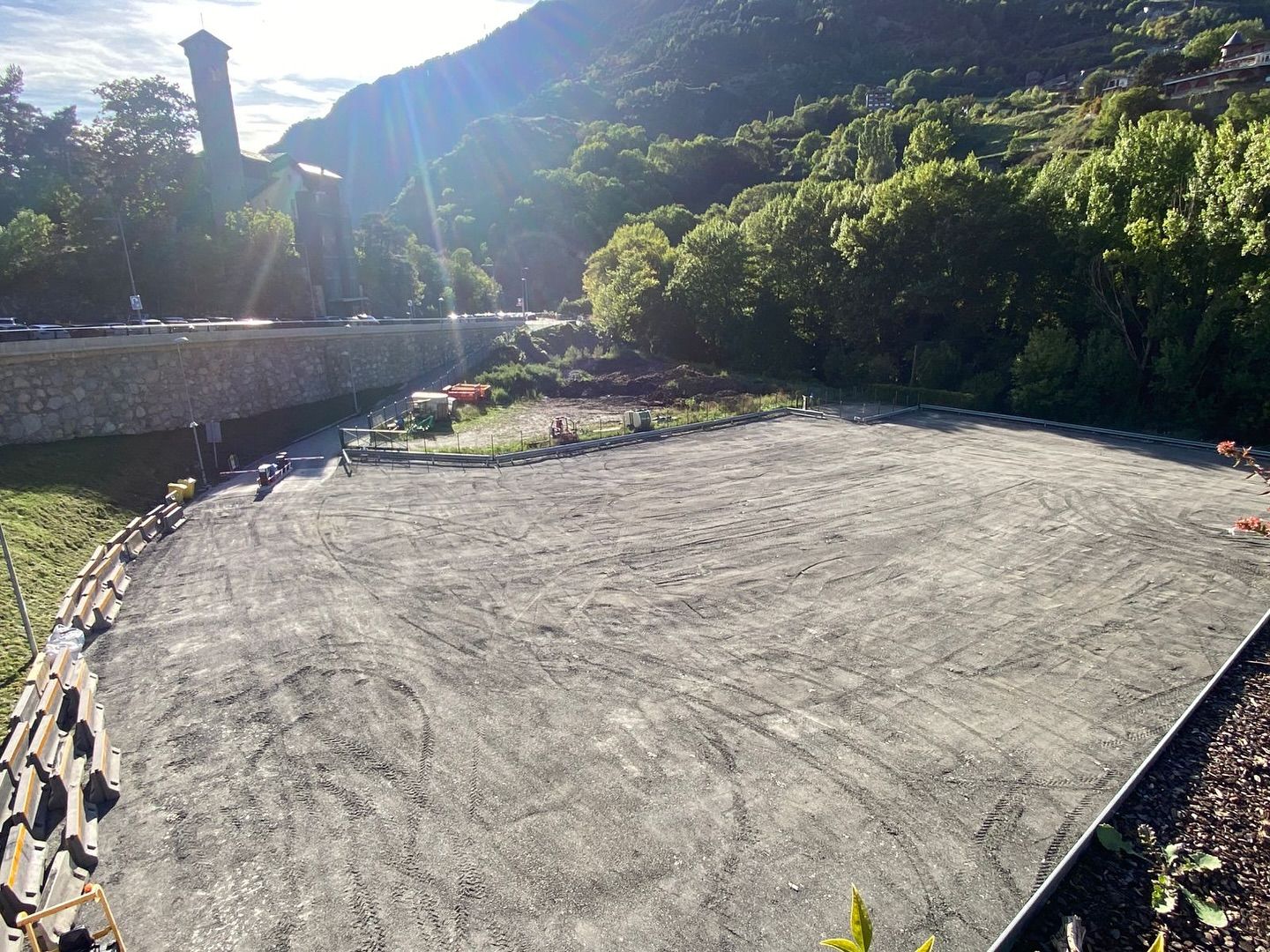 L'aparcament de Prada de Moles.