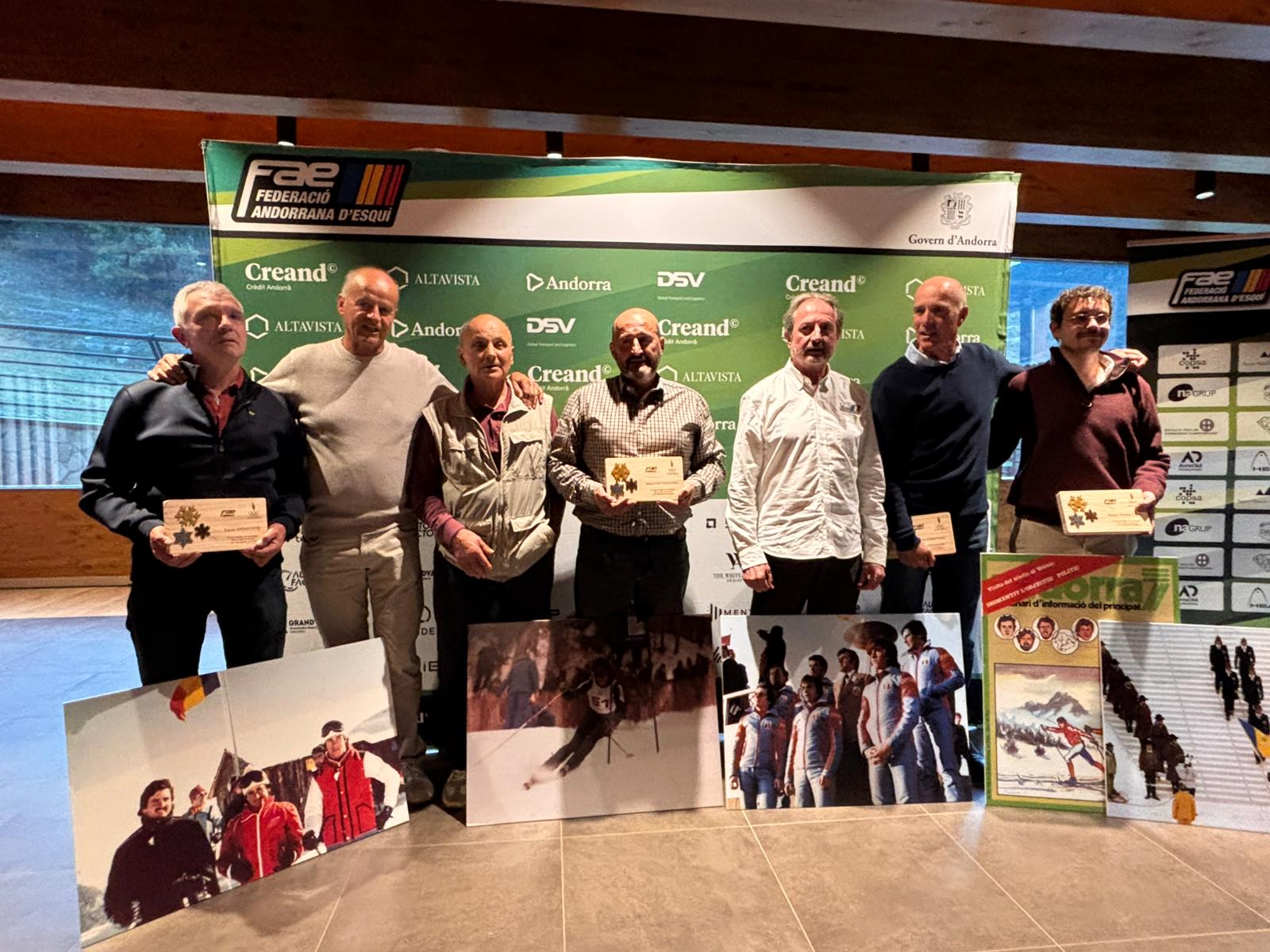 Tots els esquiadors que van ser a Innsbruck i Lake Placid, amb els quatre honorats aquest dimarts.