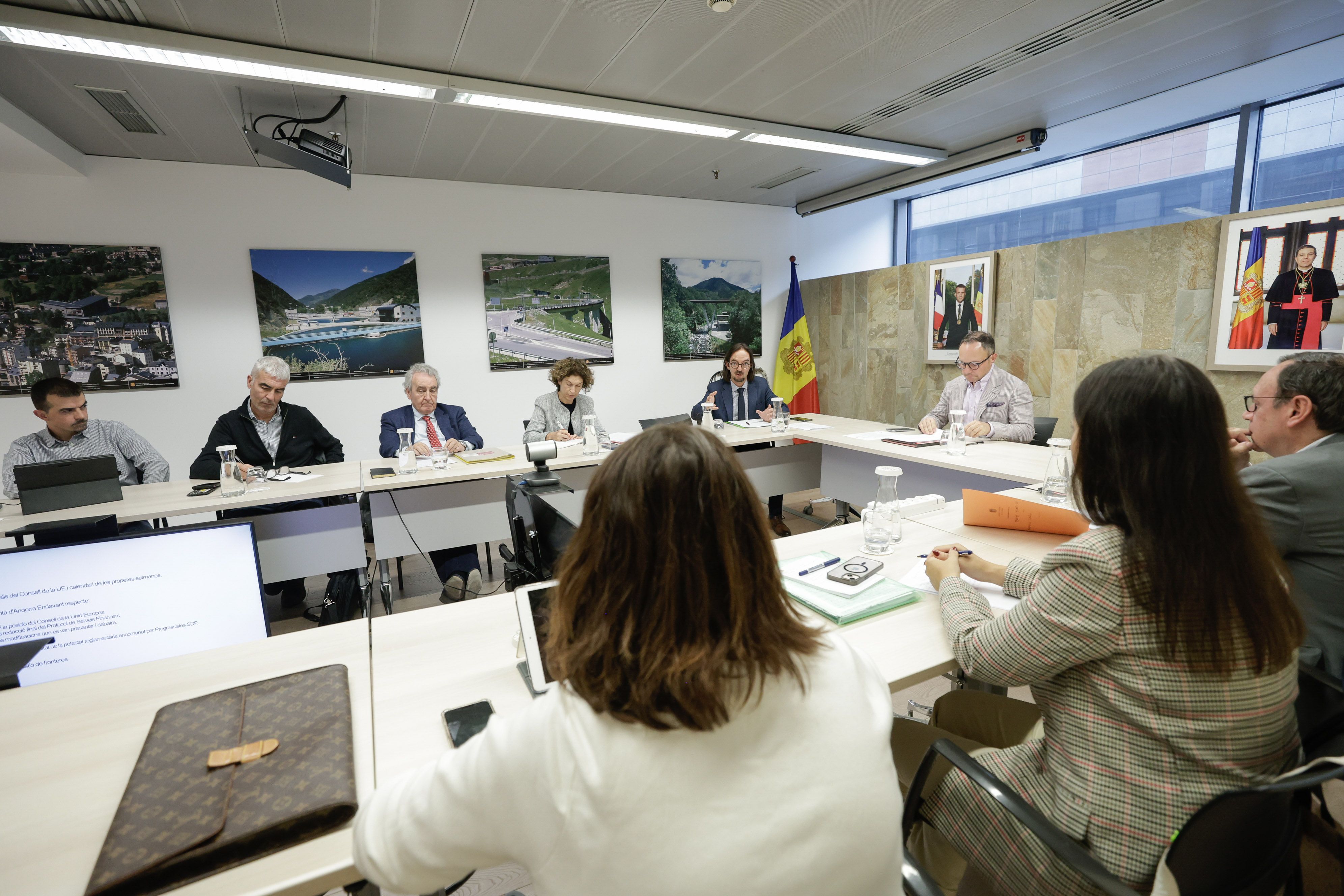 Un moment de la reunió del pacte d'Estat.