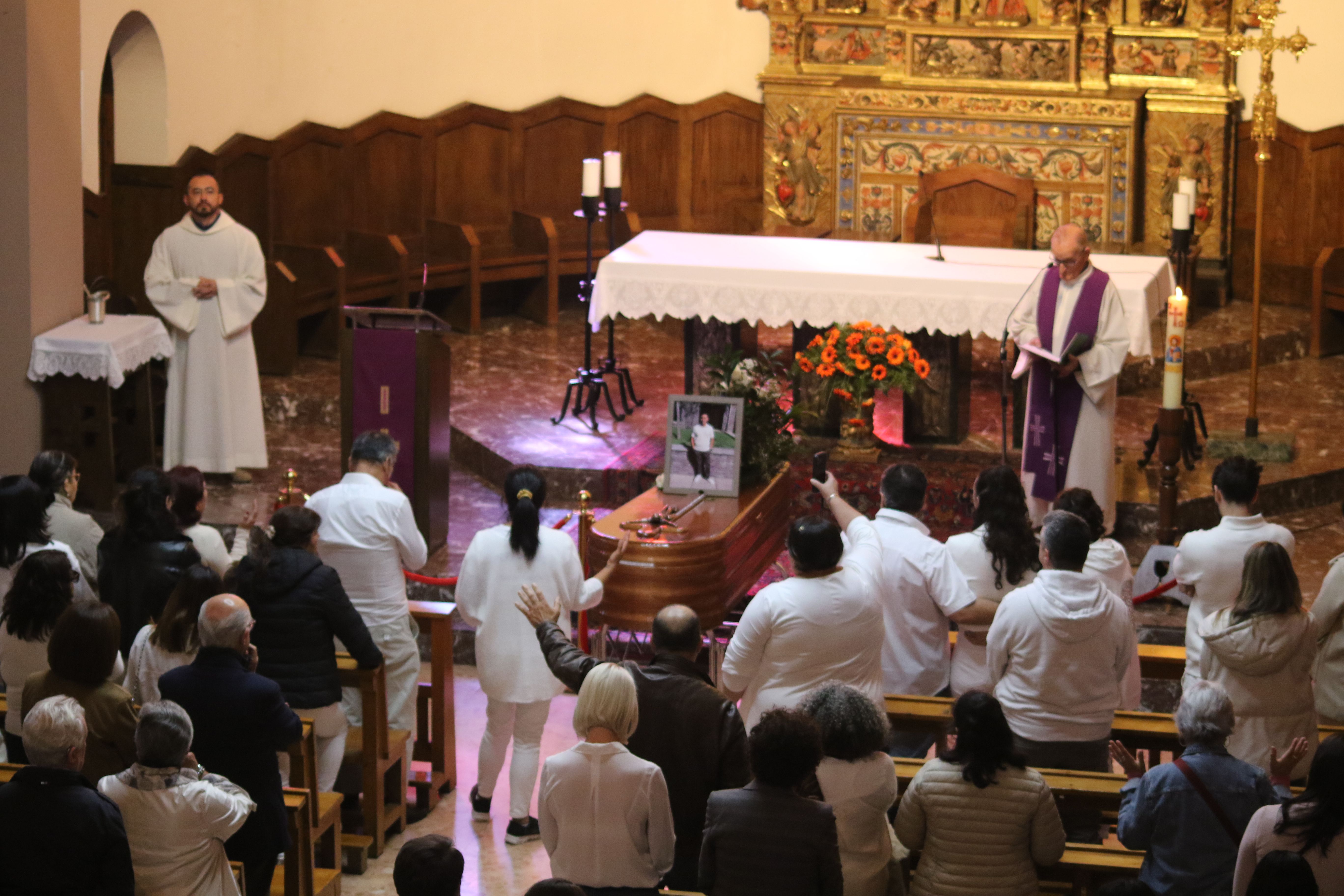 Un moment de la missa funeral.