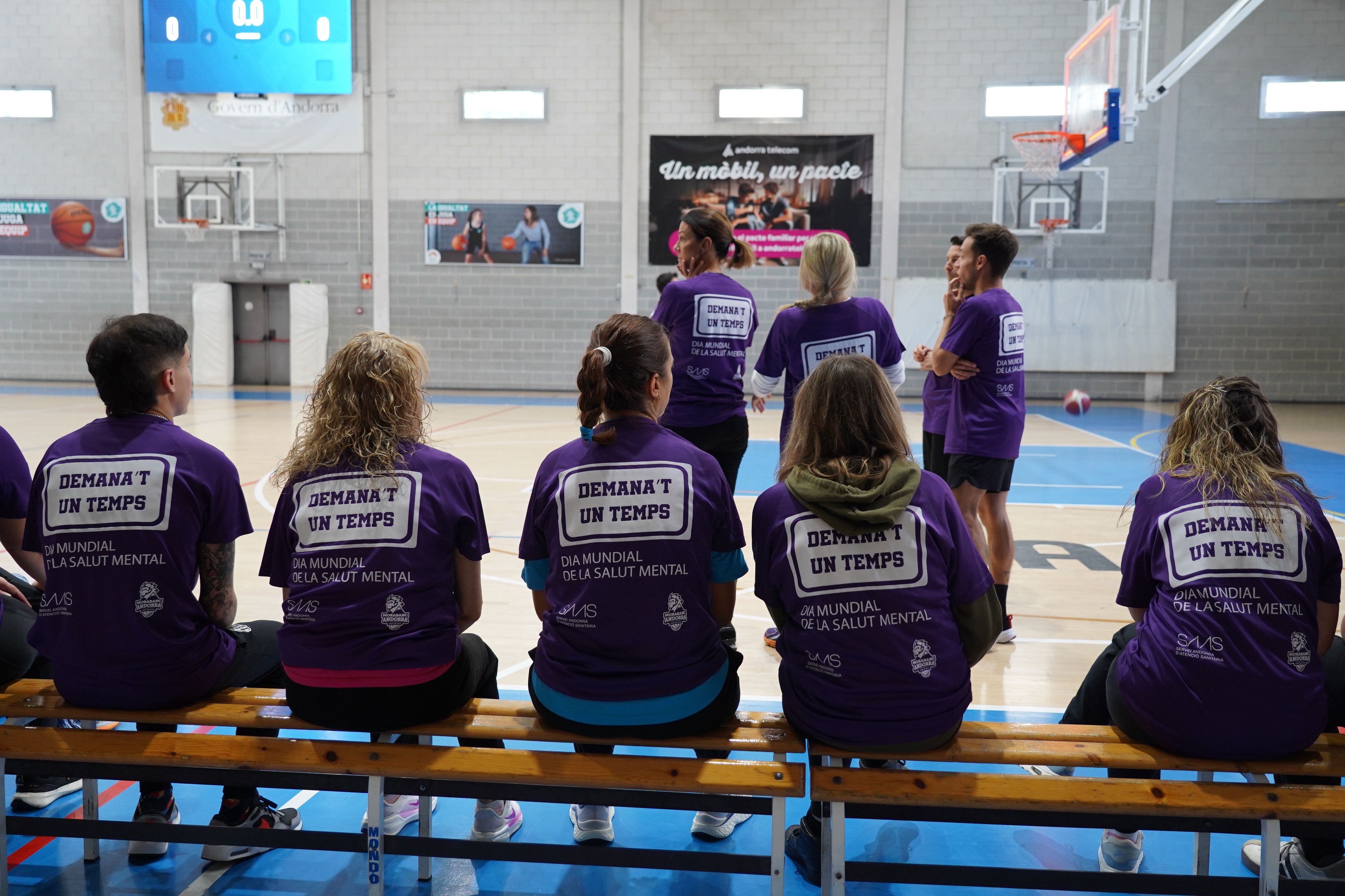 Un dels equips dels partits amistosos de la jornada 'Dona't un temps', pel Dia Mundial de la Salut Mental. Un dels equips dels partits amistosos de la jornada 'Dona't un temps', pel Dia Mundial de la Salut Mental.