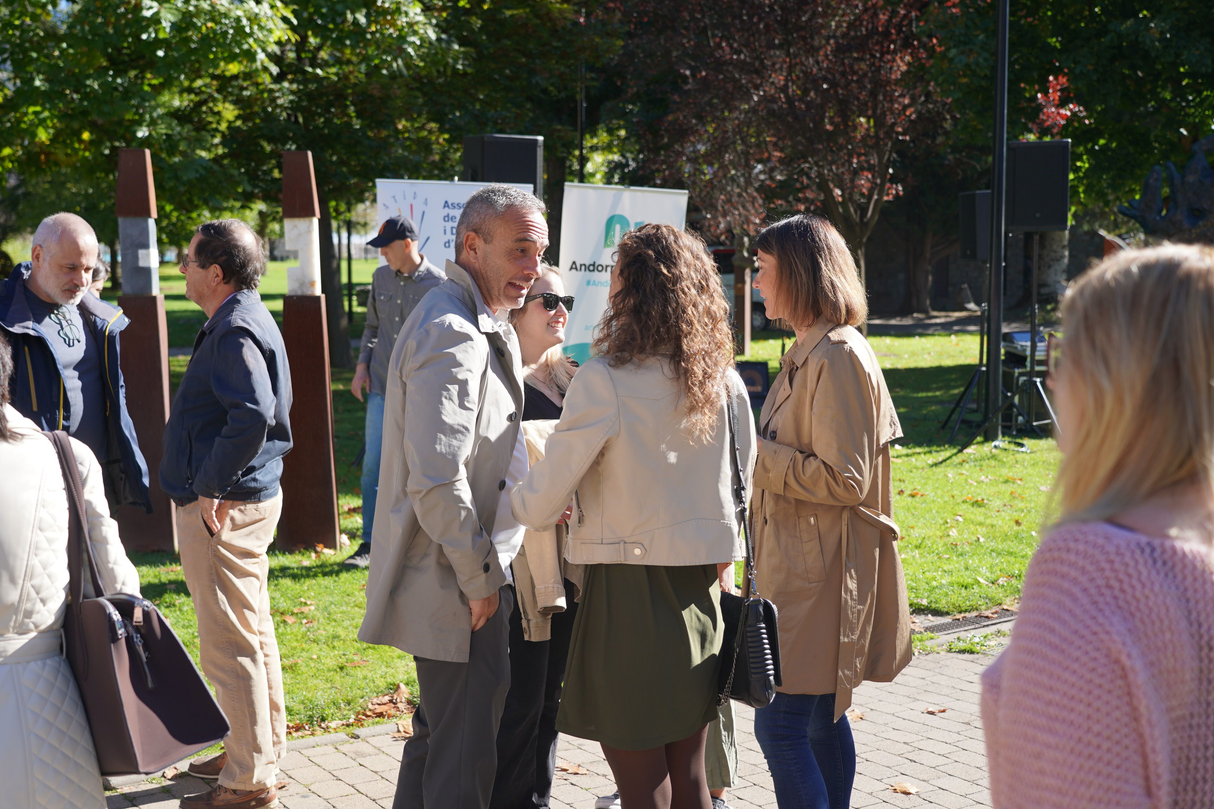Els secretaris d'Estat, Alain Cabanes i Cristina Pérez, amb Nazzaro.