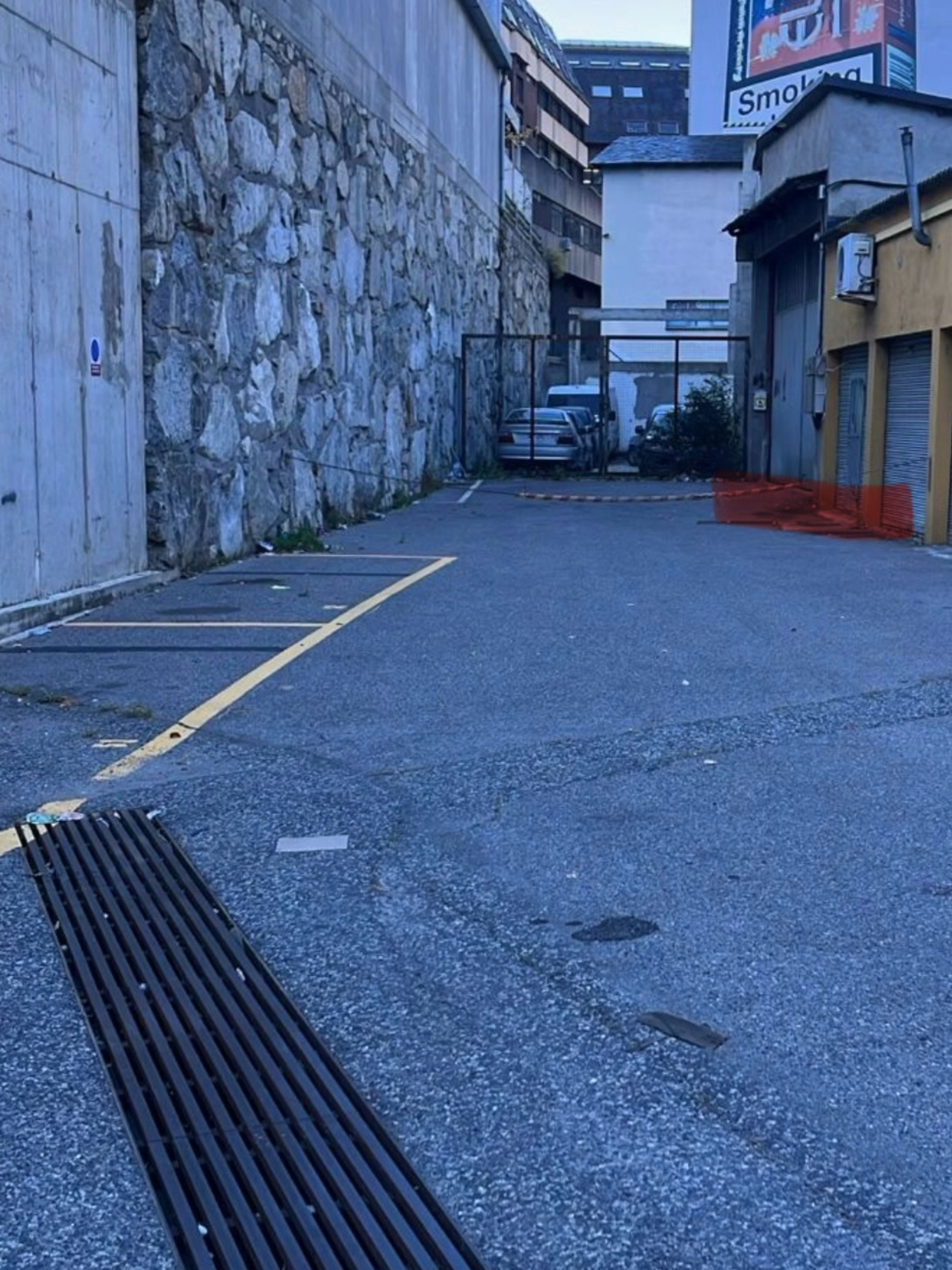 Zona on hauria aparegut la gana morta.