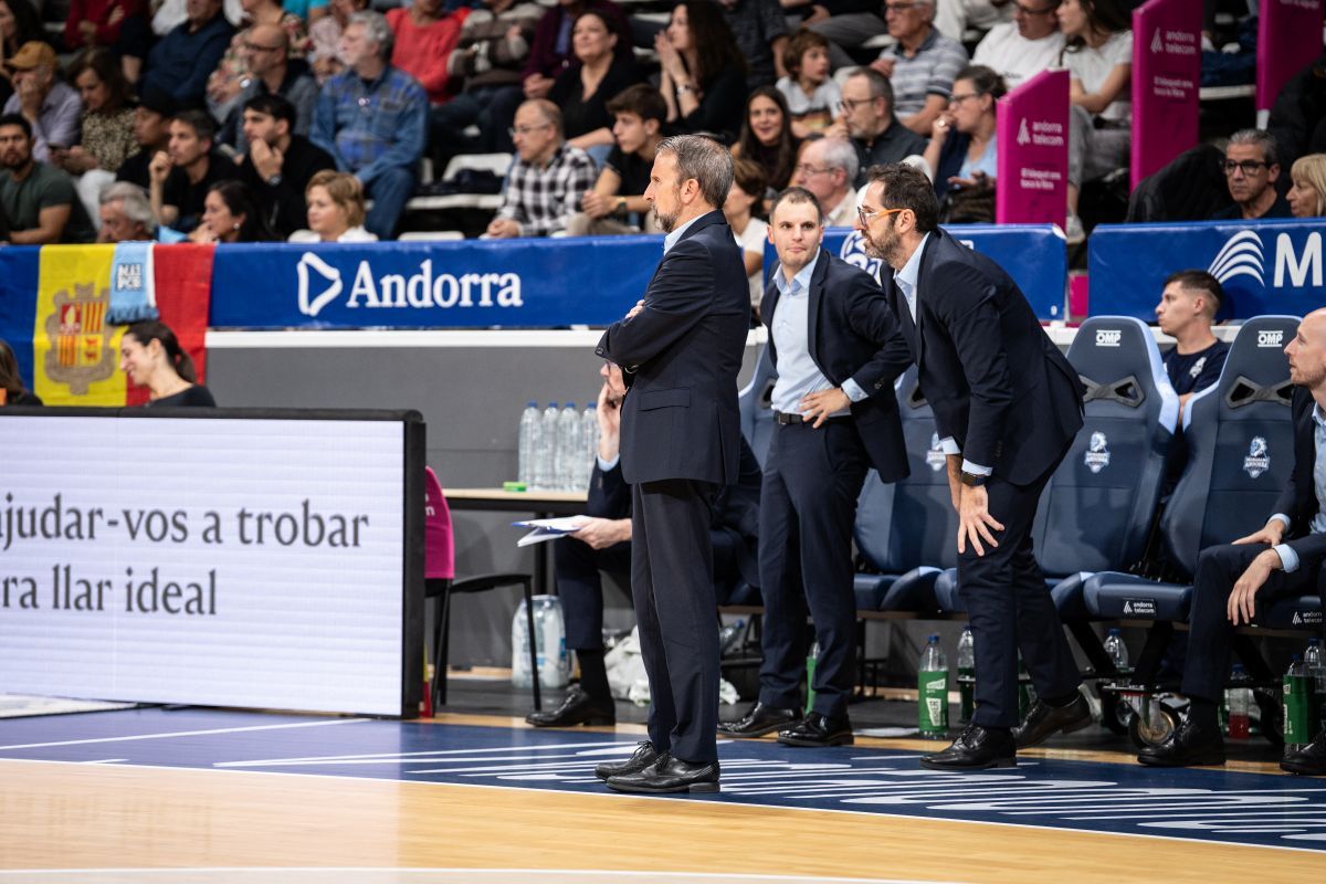 Plaza, incrèdul amb l'actuació del seu equip.