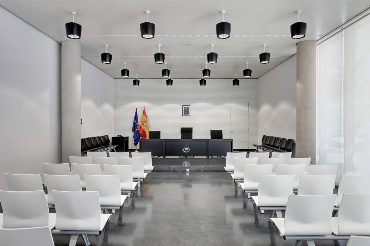 Una de les sales de vistes dels jutjats de Conca.