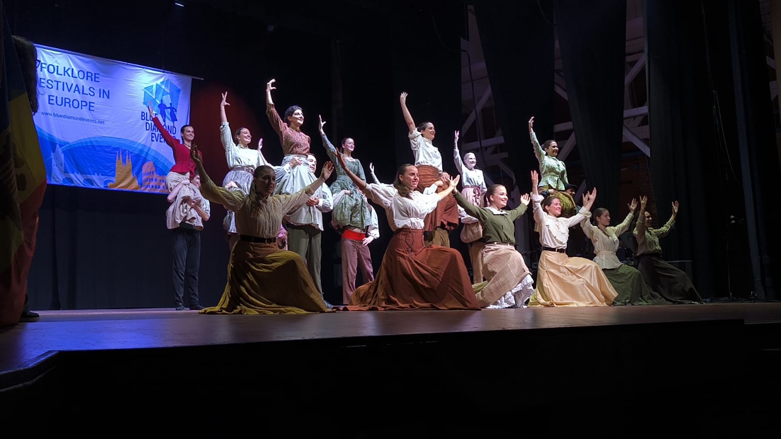 Actuació de l'Esbart Santa Anna a Montecatini.