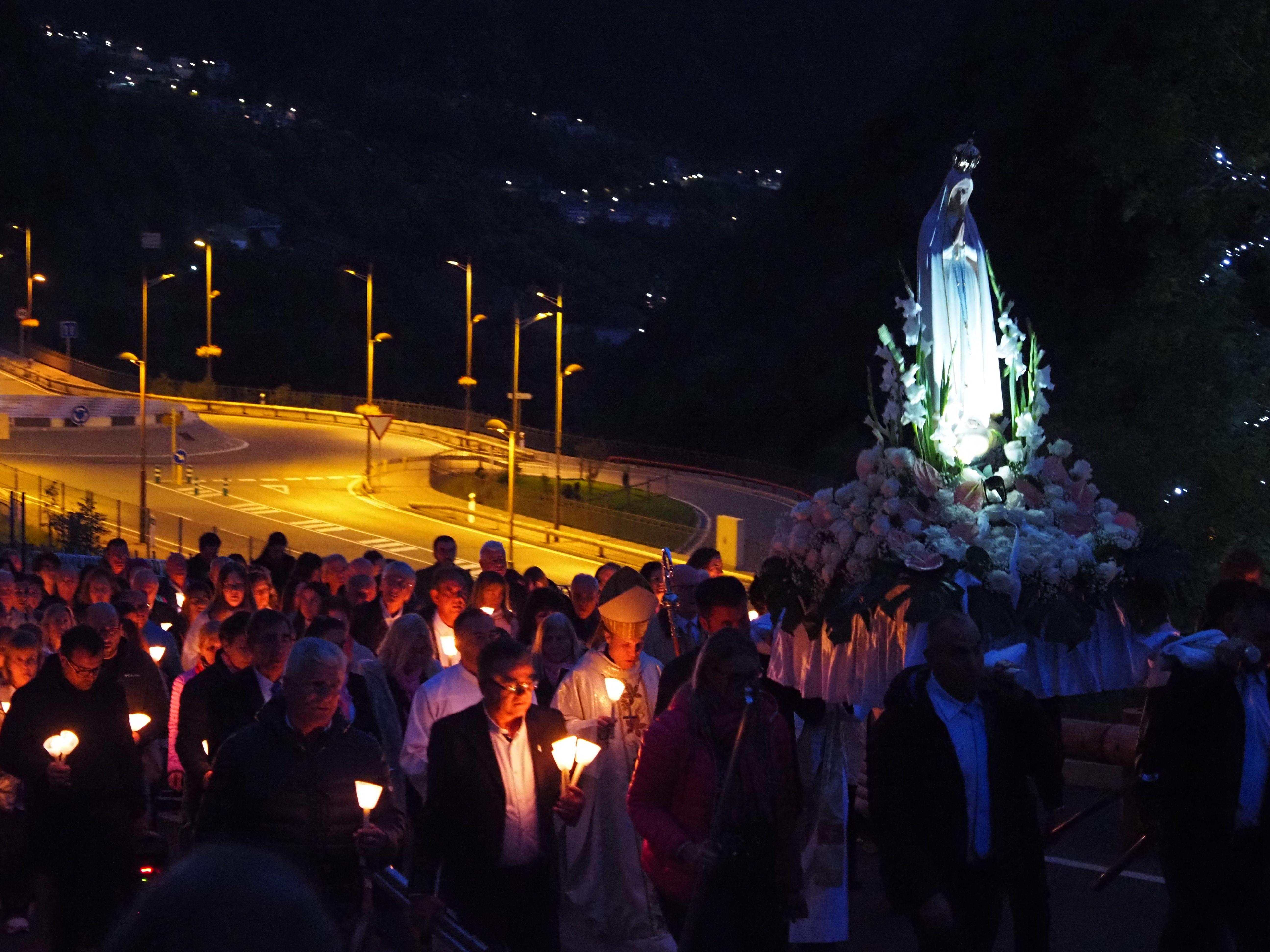 Ascens de la verge cap al santuari. Ascens de la verge cap al santuari.