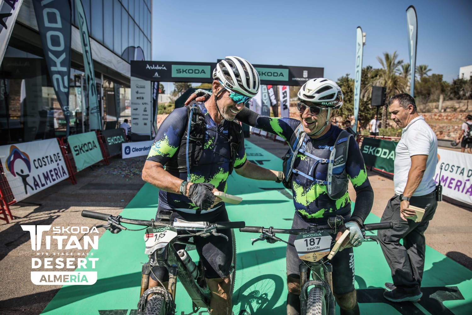 Aranda a l'arribada de la tercera etapa de la Titan Desert.