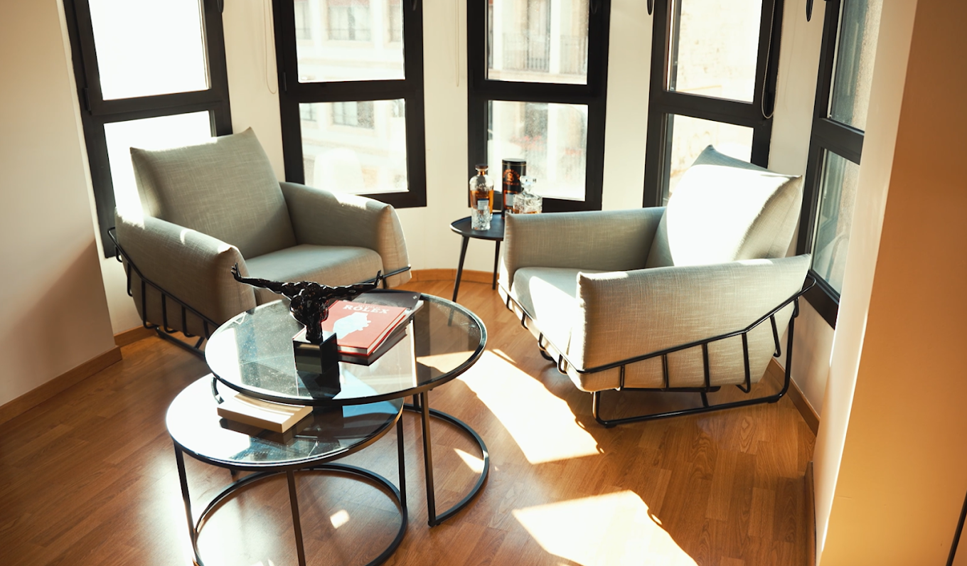 EL NEGOCI ES MOVIA A ANDORRA AMB UN 'SHOWROOM' EN UN CÈNTRIC EDIFICI D'ANDORRA LA VELLA. EL NEGOCI ES MOVIA A ANDORRA AMB UN 'SHOWROOM' EN UN CÈNTRIC EDIFICI D'ANDORRA LA VELLA.