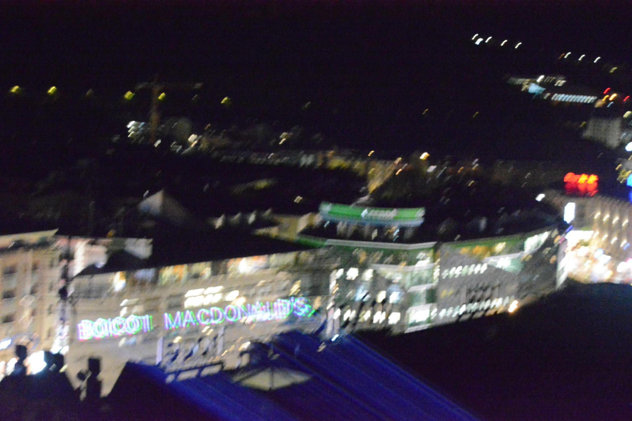 Jocs de llums facilitats pel propi grup. Jocs de llums facilitats pel propi grup.