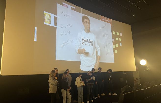 Projecció de la pel·lícula ‘Un petit món’. Projecció de la pel·lícula ‘Un petit món’.