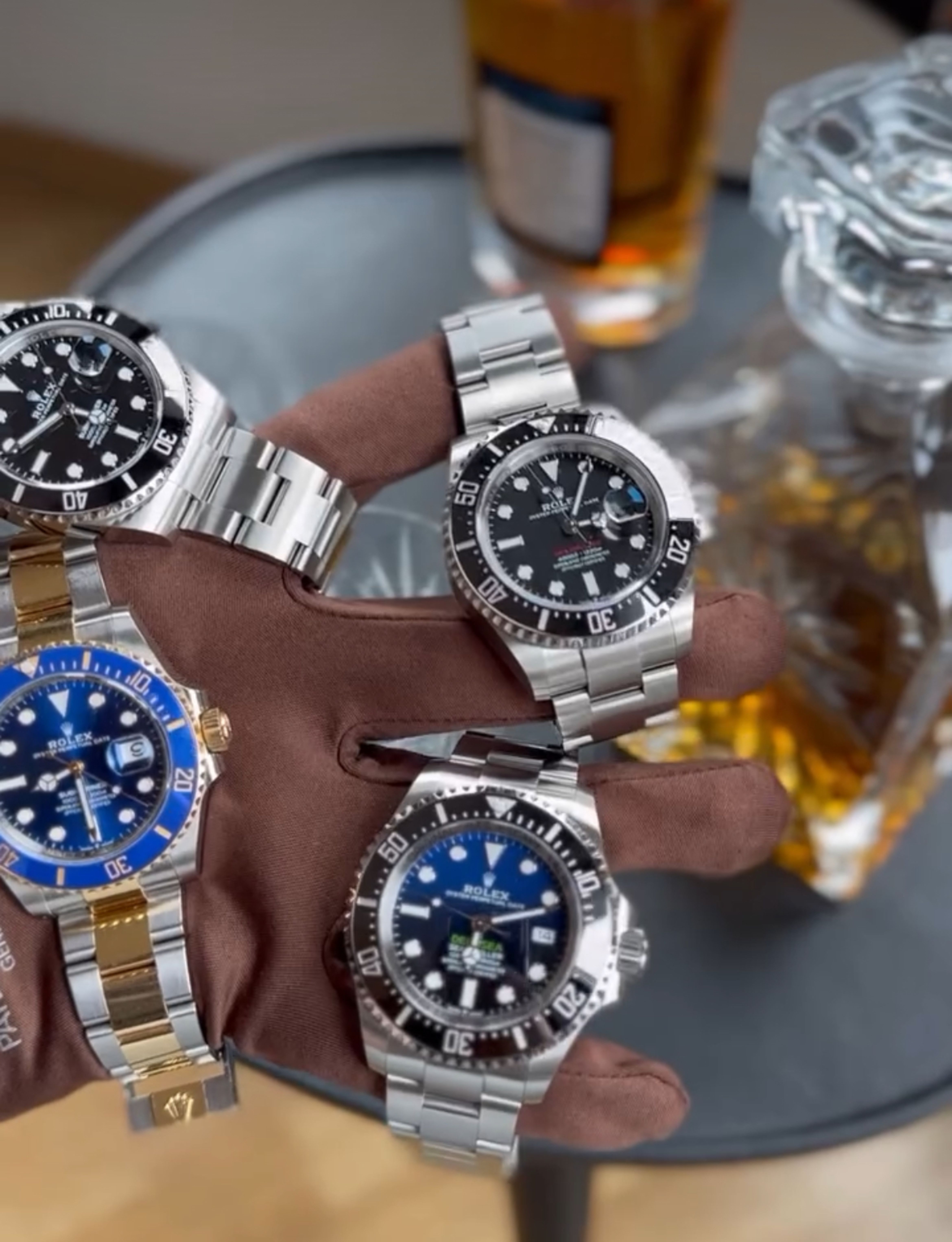 Rellotges que la firma mostra a través de les seves xarxes socials.