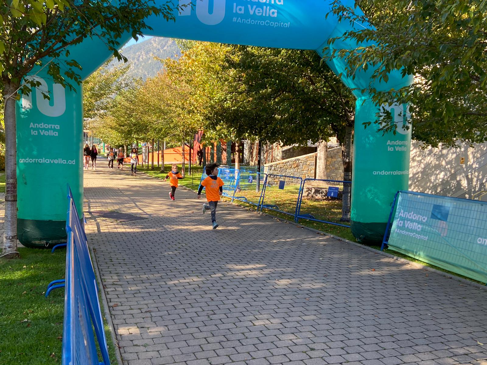 Esprint final abans d'arribar a la fi de la marxa.