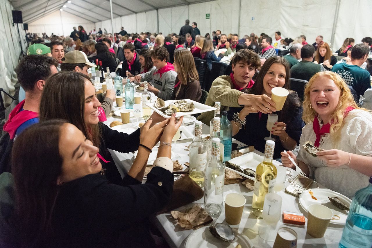 Els joves de Canillo, a la festa de l'ostra.
