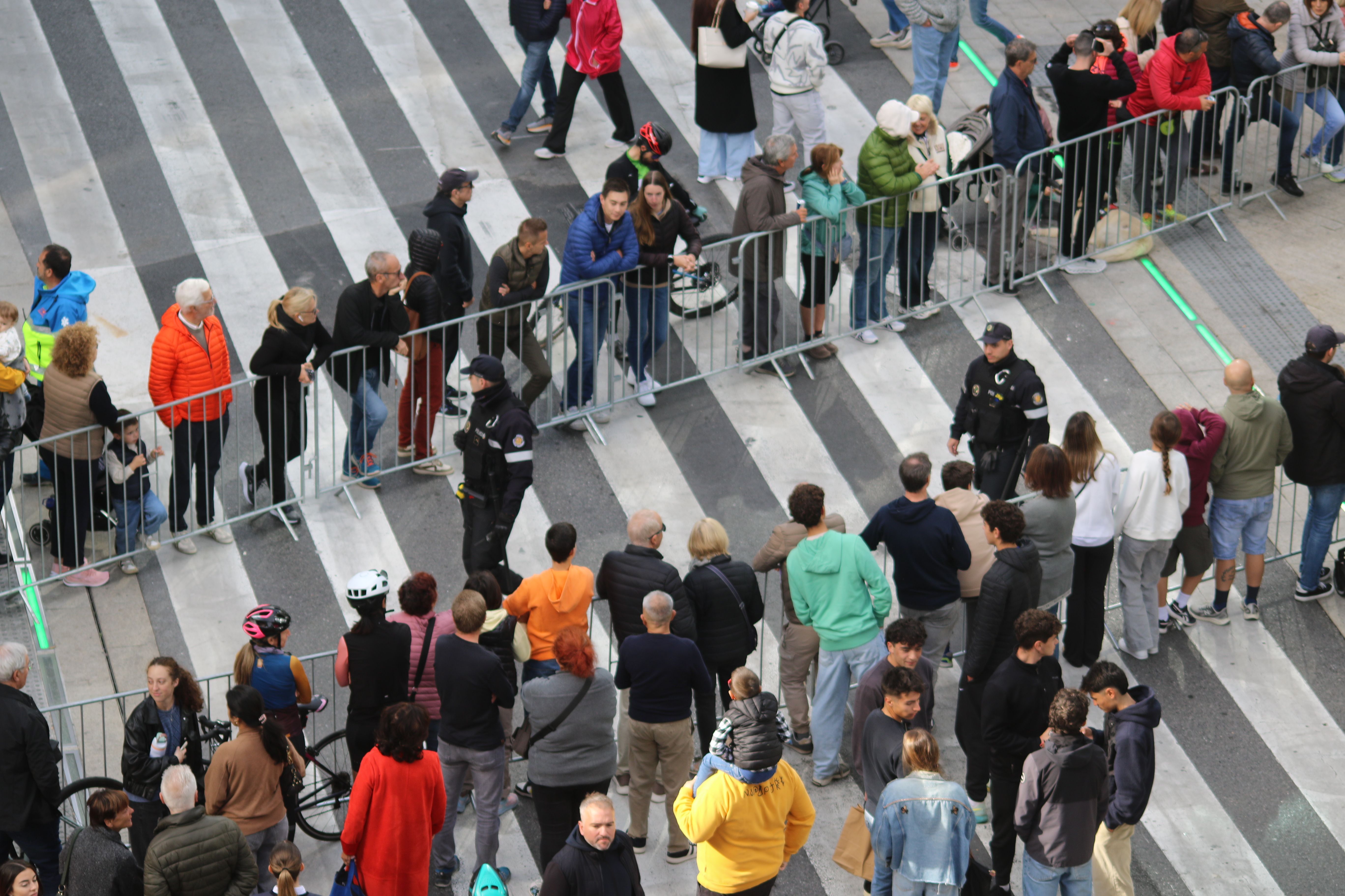 Policies assegurant el trajecte. Policies assegurant el trajecte.