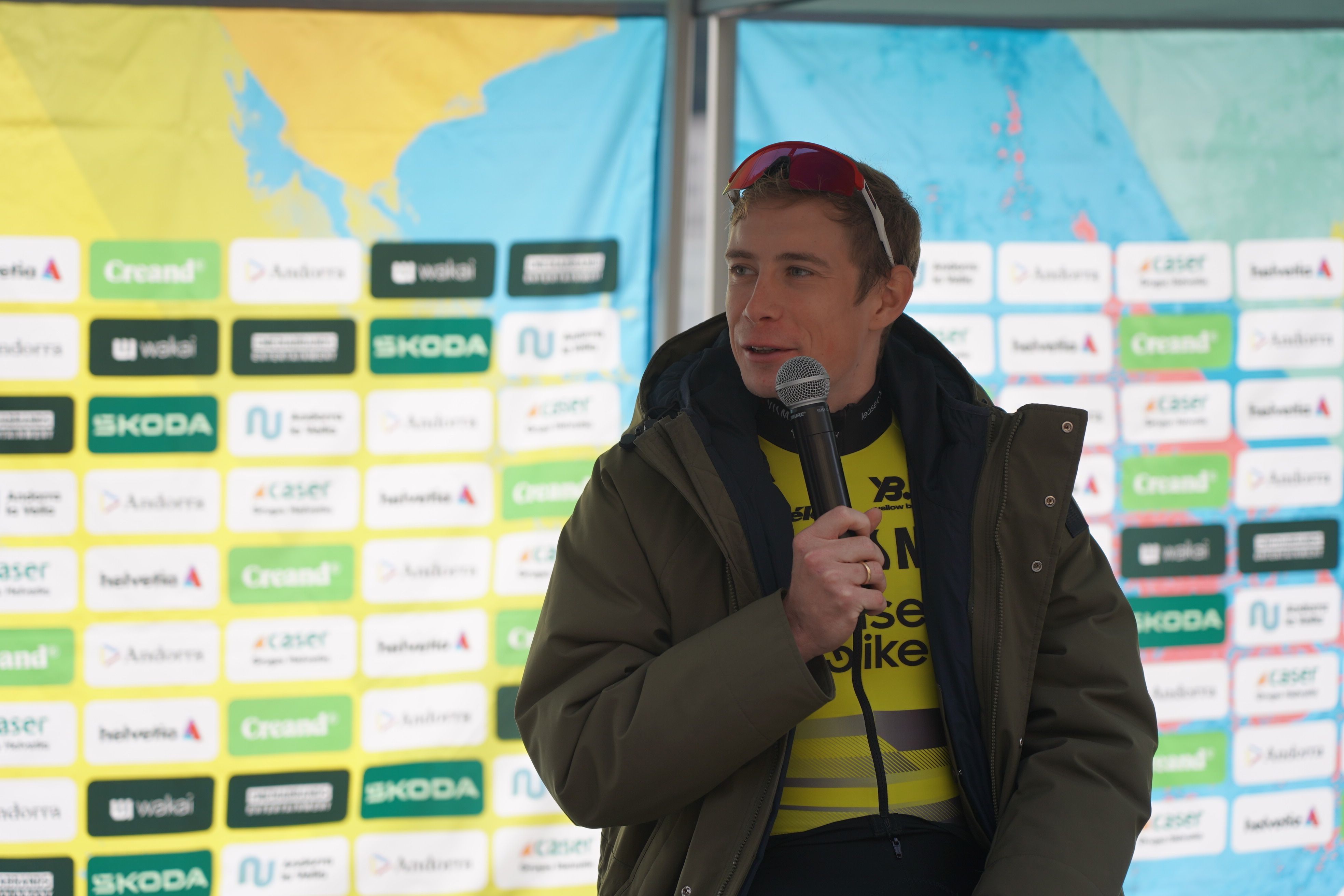 Jonas Vingegaard, responent a les preguntes de la premsa.