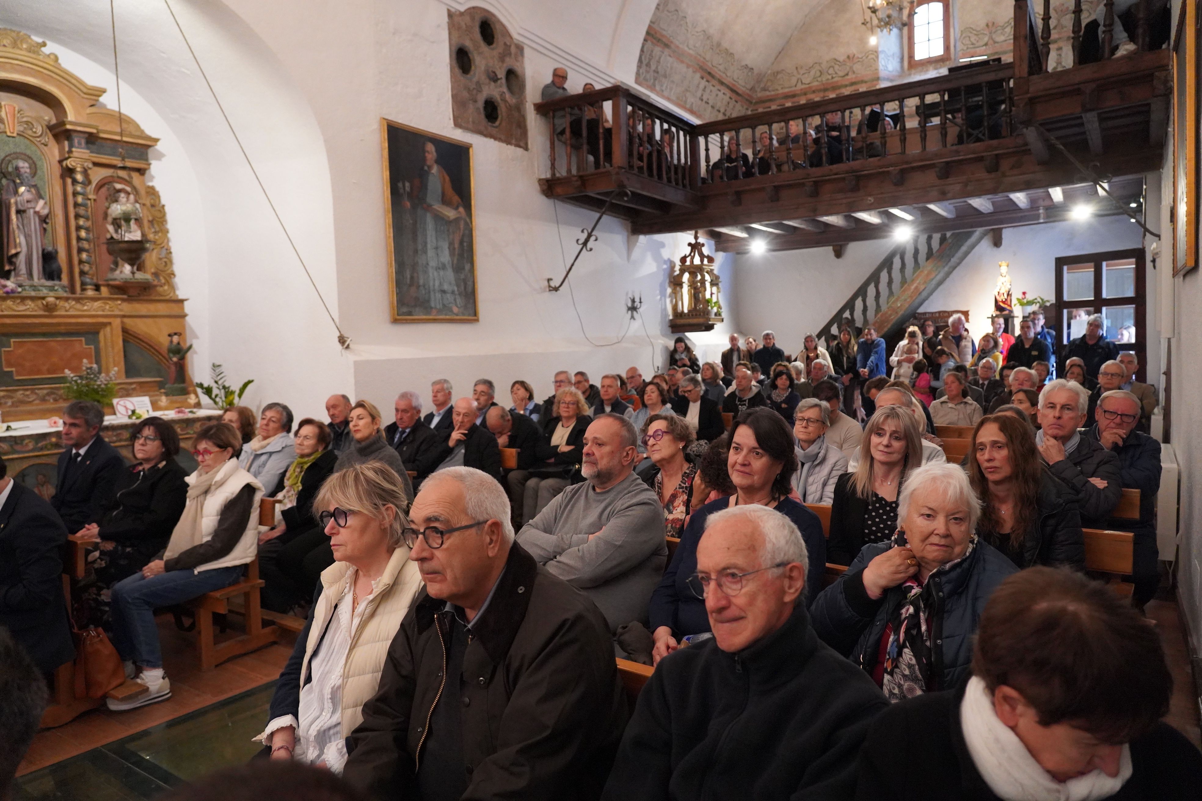 Sant Serni s'ha quedat petita. Sant Serni s'ha quedat petita.