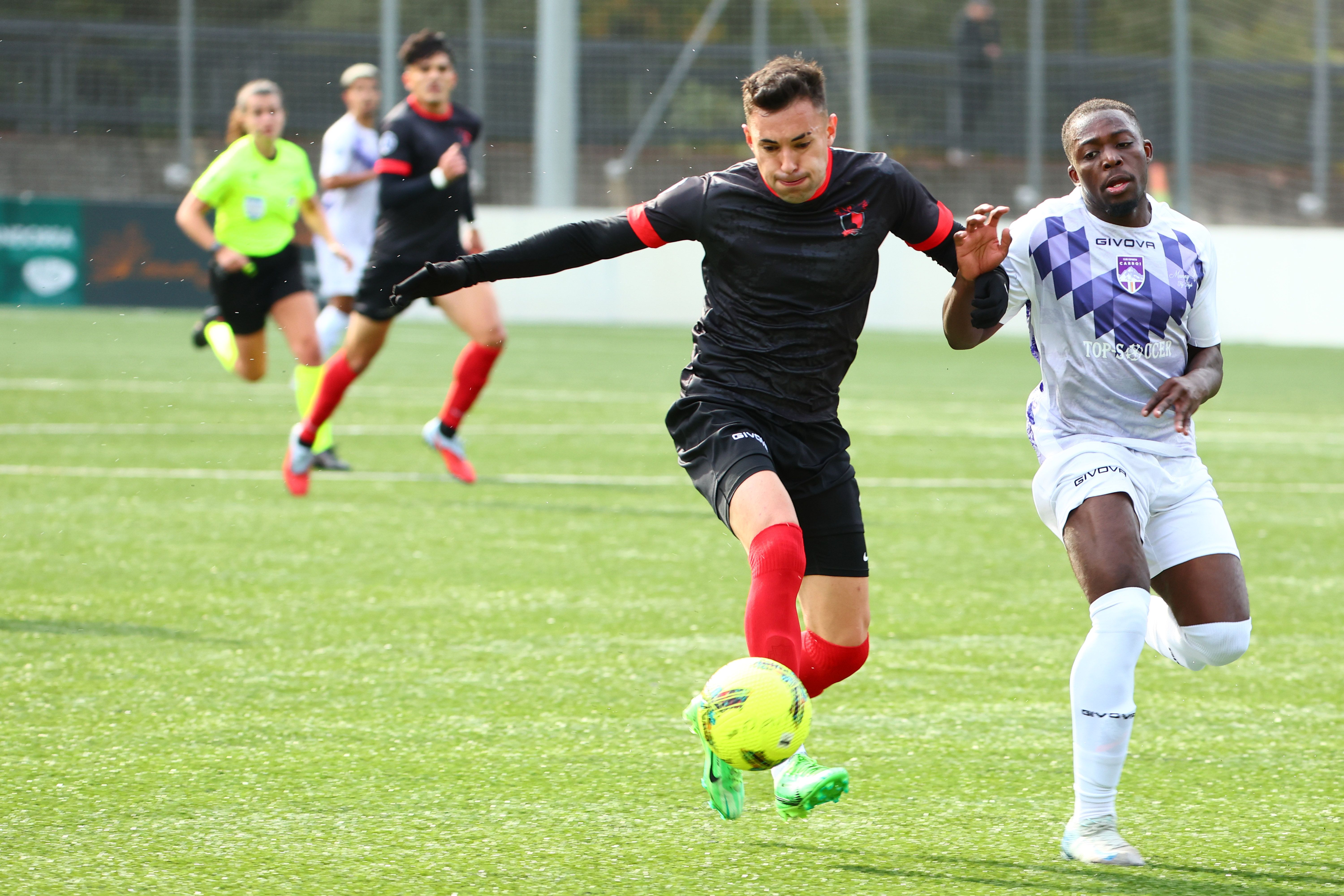 La Penya Encarnada i el Carroi, en acció. La Penya Encarnada i el Carroi, en acció.